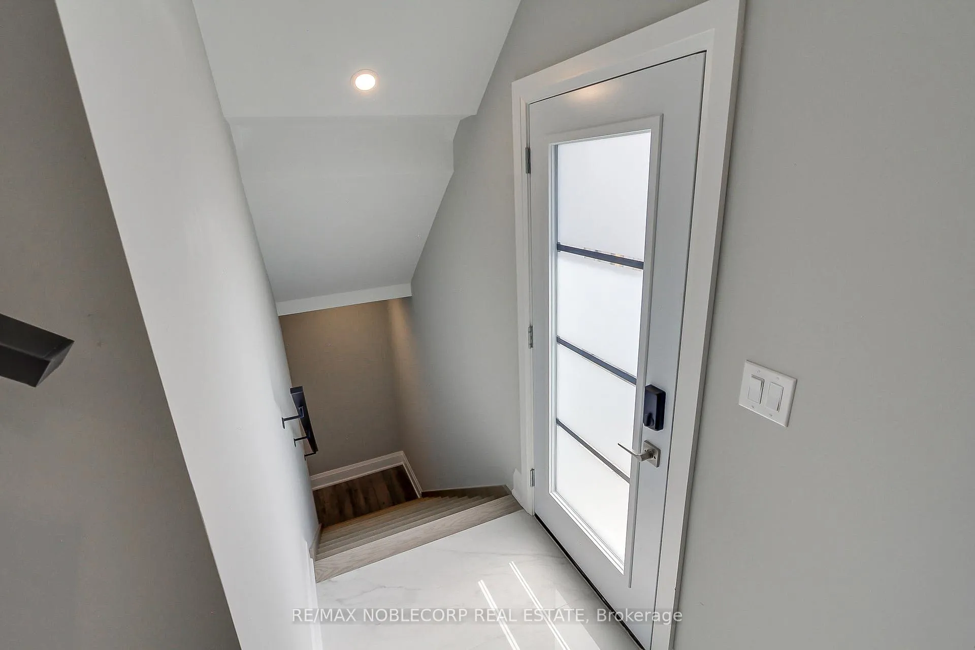 Photo 38 of 606 Green Street, Whitby, Downtown Whitby — HOMEH