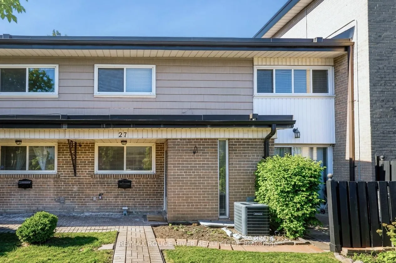 Front of Unit 27, 925 Bayly Street