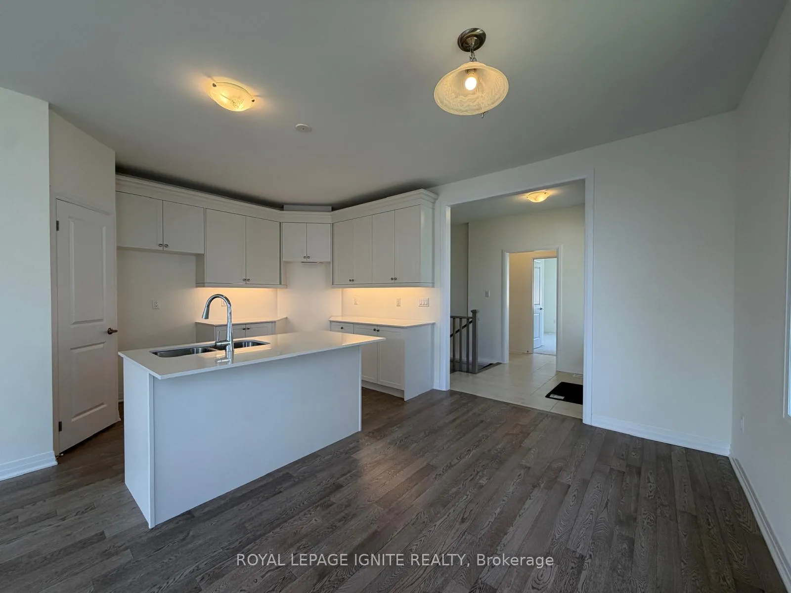 Photo 6 of 535 Hudson Crescent, Midland — HOMEH