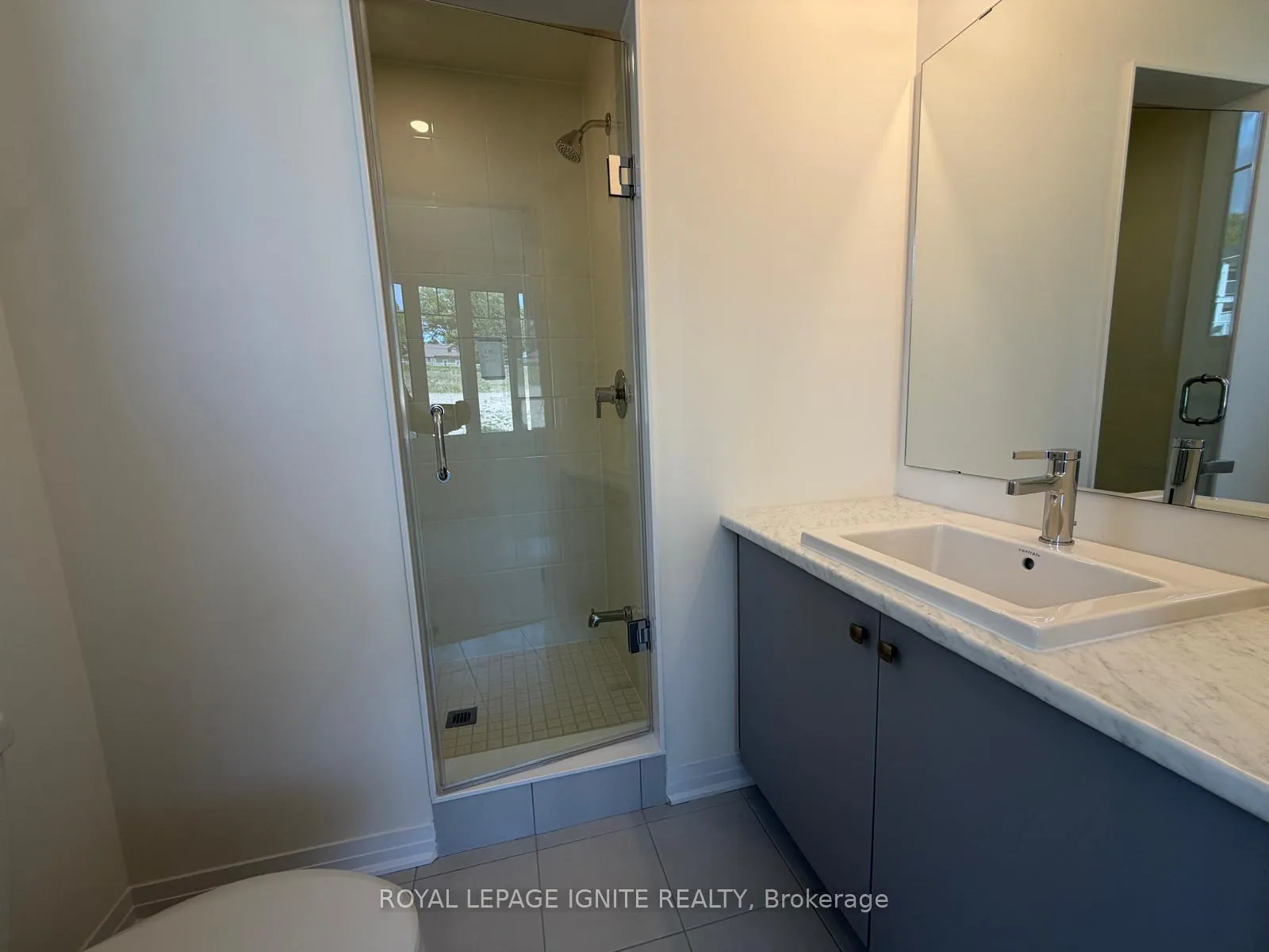 Photo 8 of 535 Hudson Crescent, Midland — HOMEH