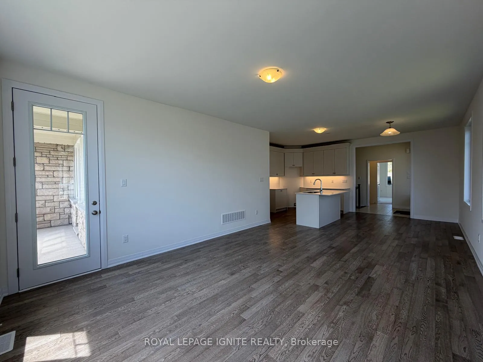 Photo 12 of 535 Hudson Crescent, Midland — HOMEH