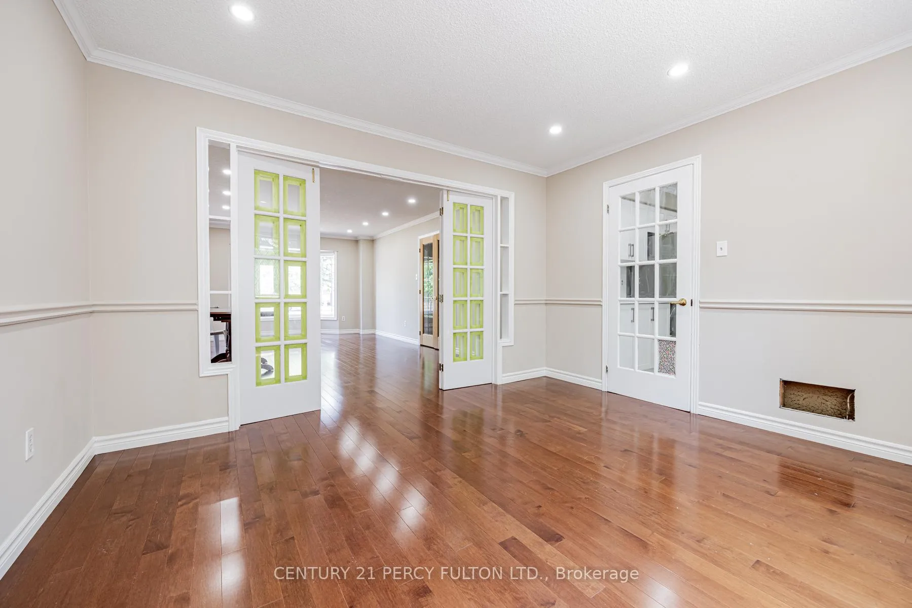 Photo 9 of 81 Ennisclare Place, Whitby, Pringle Creek — HOMEH