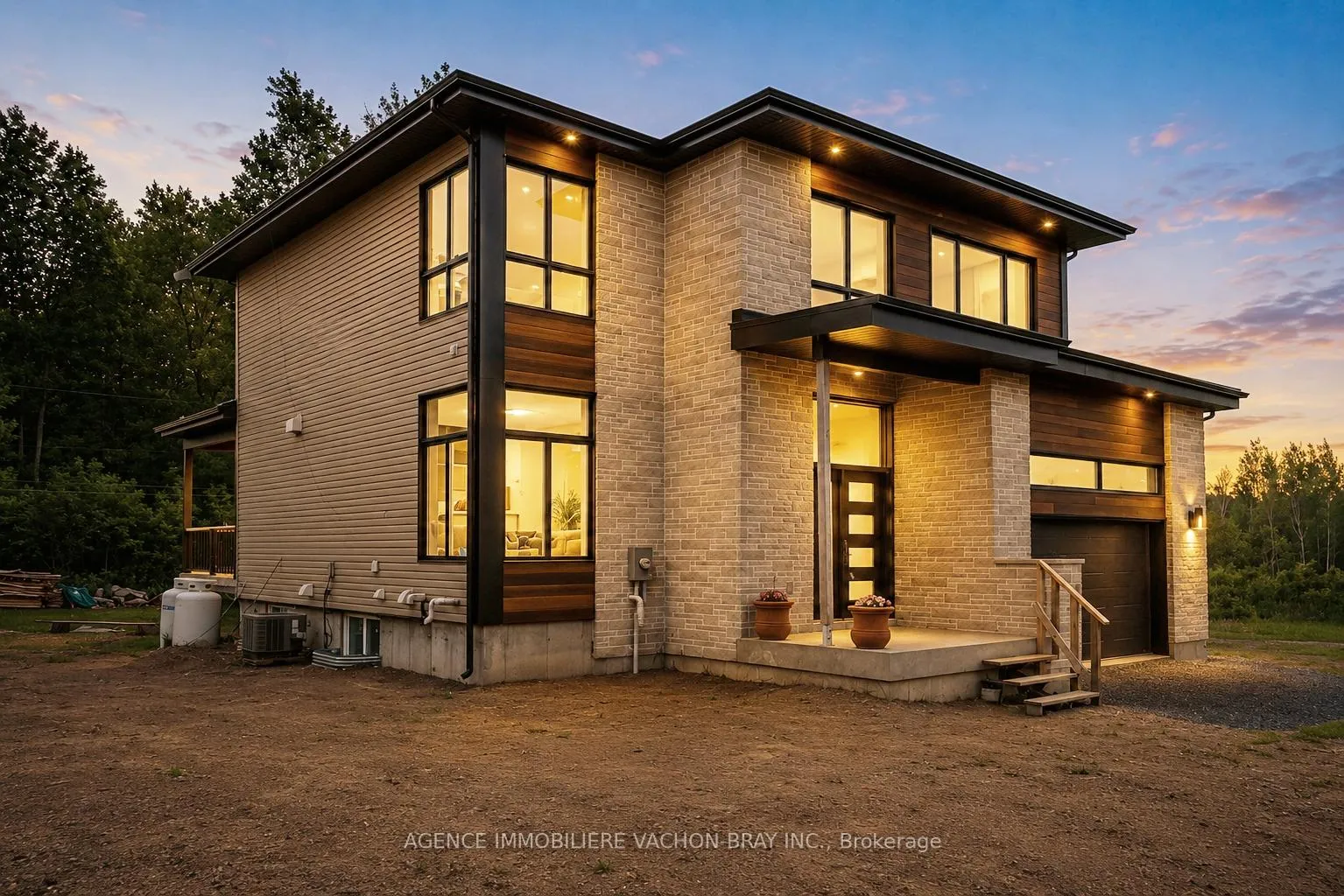 Photo of 3814 Lakeside Drive