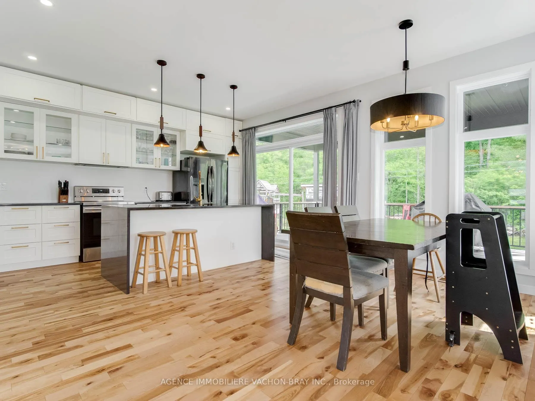 Photo 2 of 3814 Lakeside Drive, South Glengarry, South Glengarry (Lancaster) Twp — HOMEH