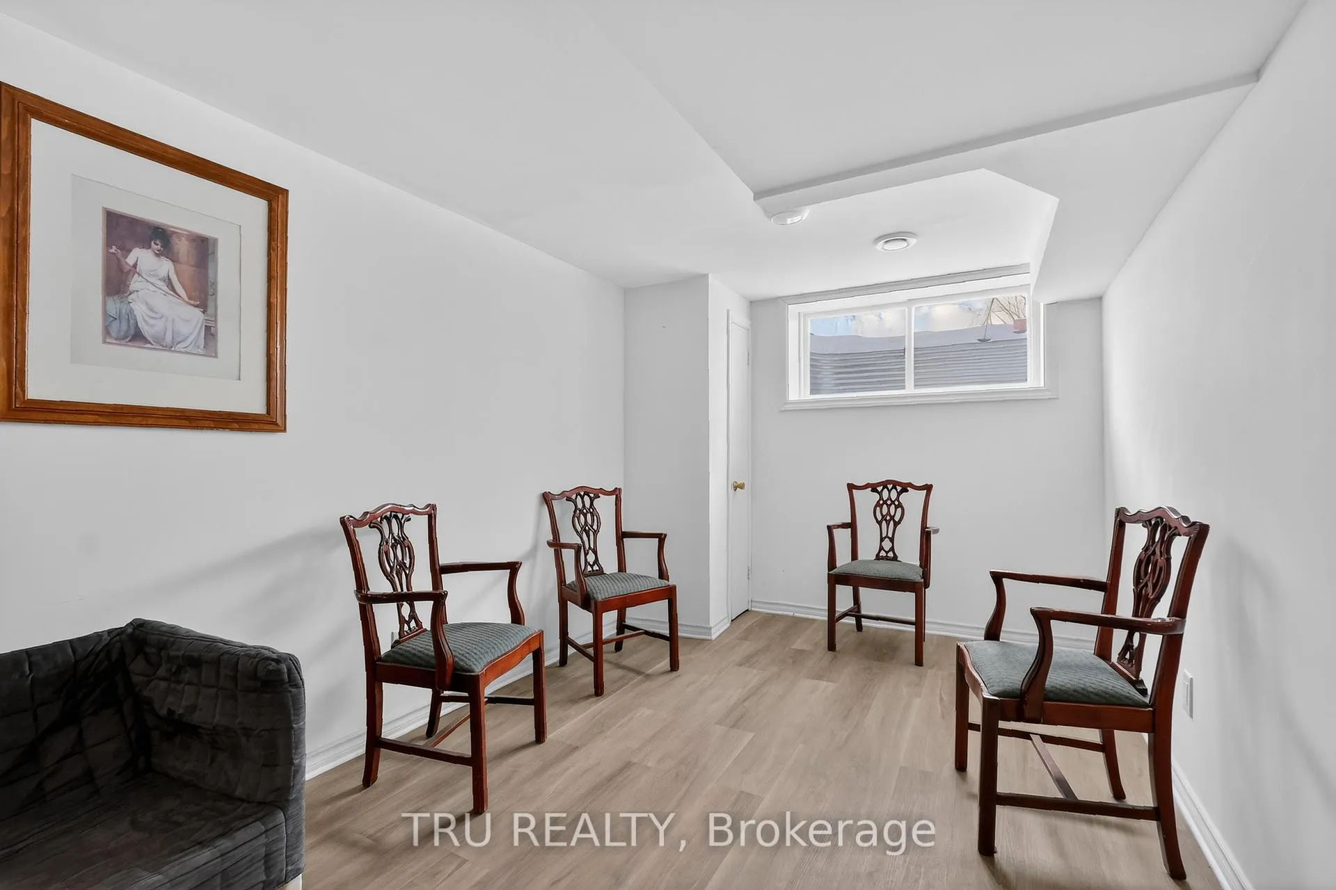 Photo 7 of Unit B, 1263 Maitland Avenue, Ottawa, Copeland Park — HOMEH