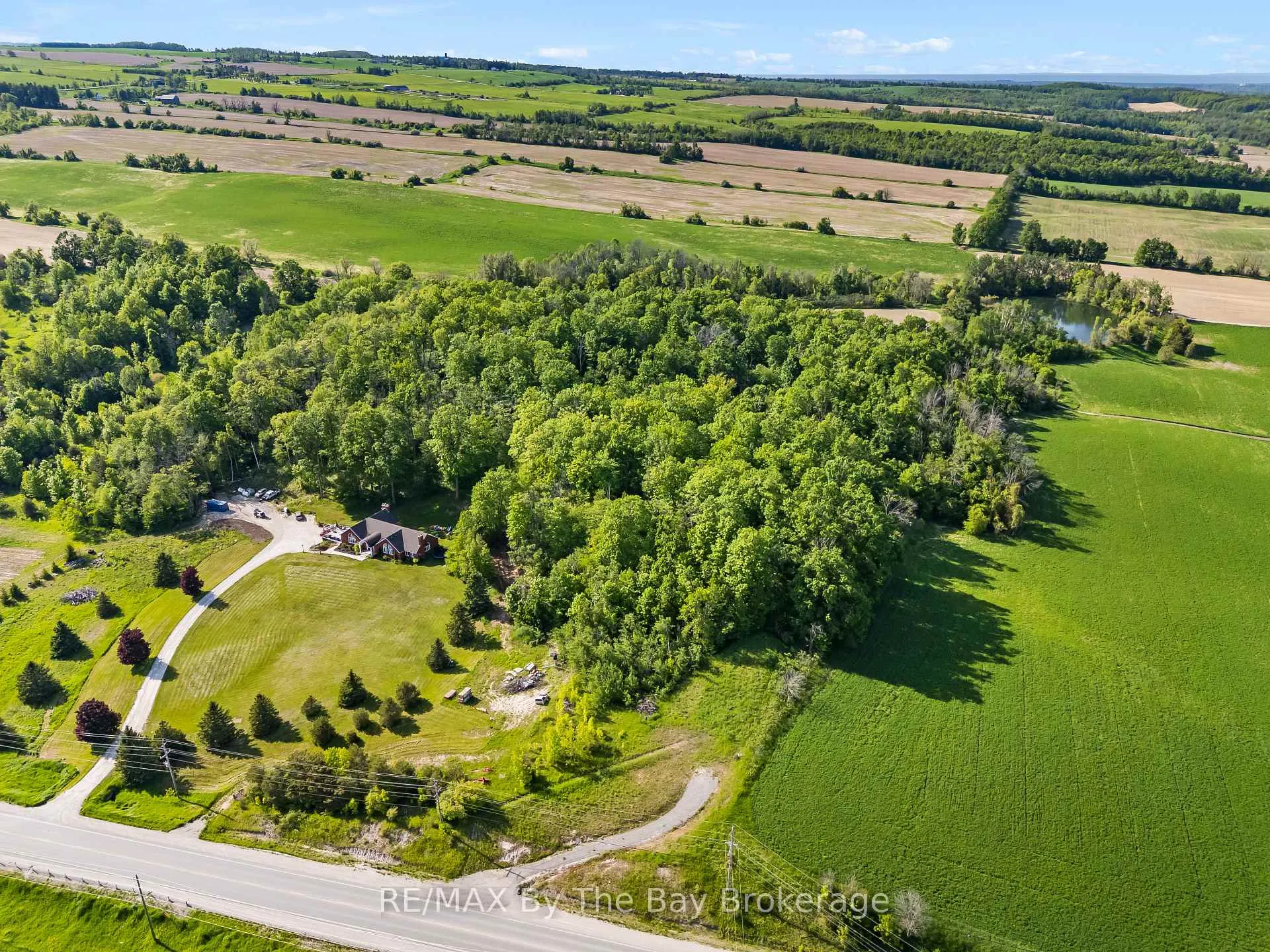 Photo 4 of 7346 County Rd 9, Clearview, Creemore — HOMEH