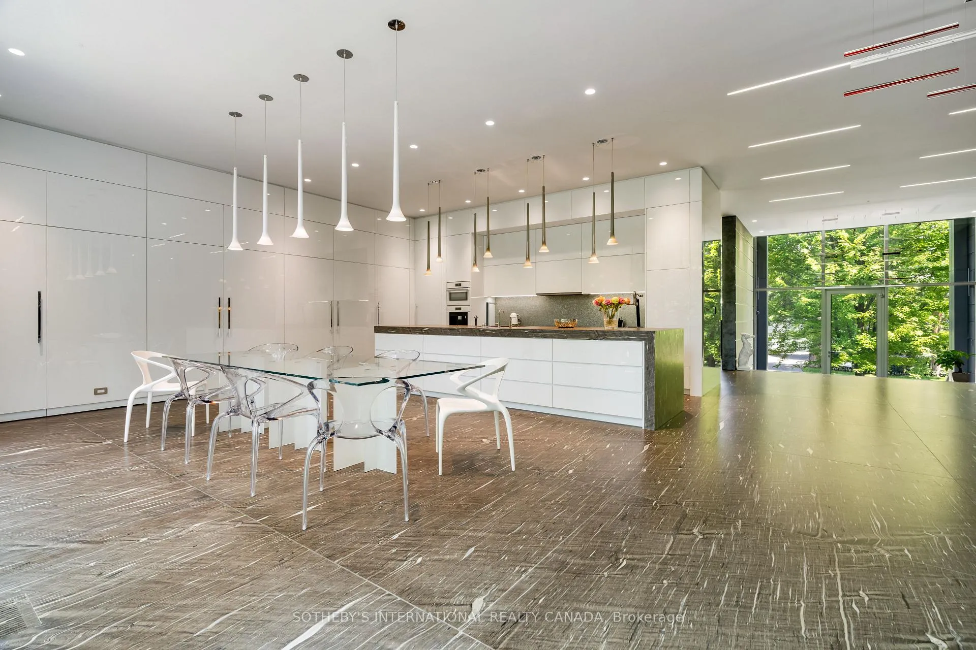 Photo 2 of 130 Riverview Drive, Toronto, Lawrence Park North — HOMEH