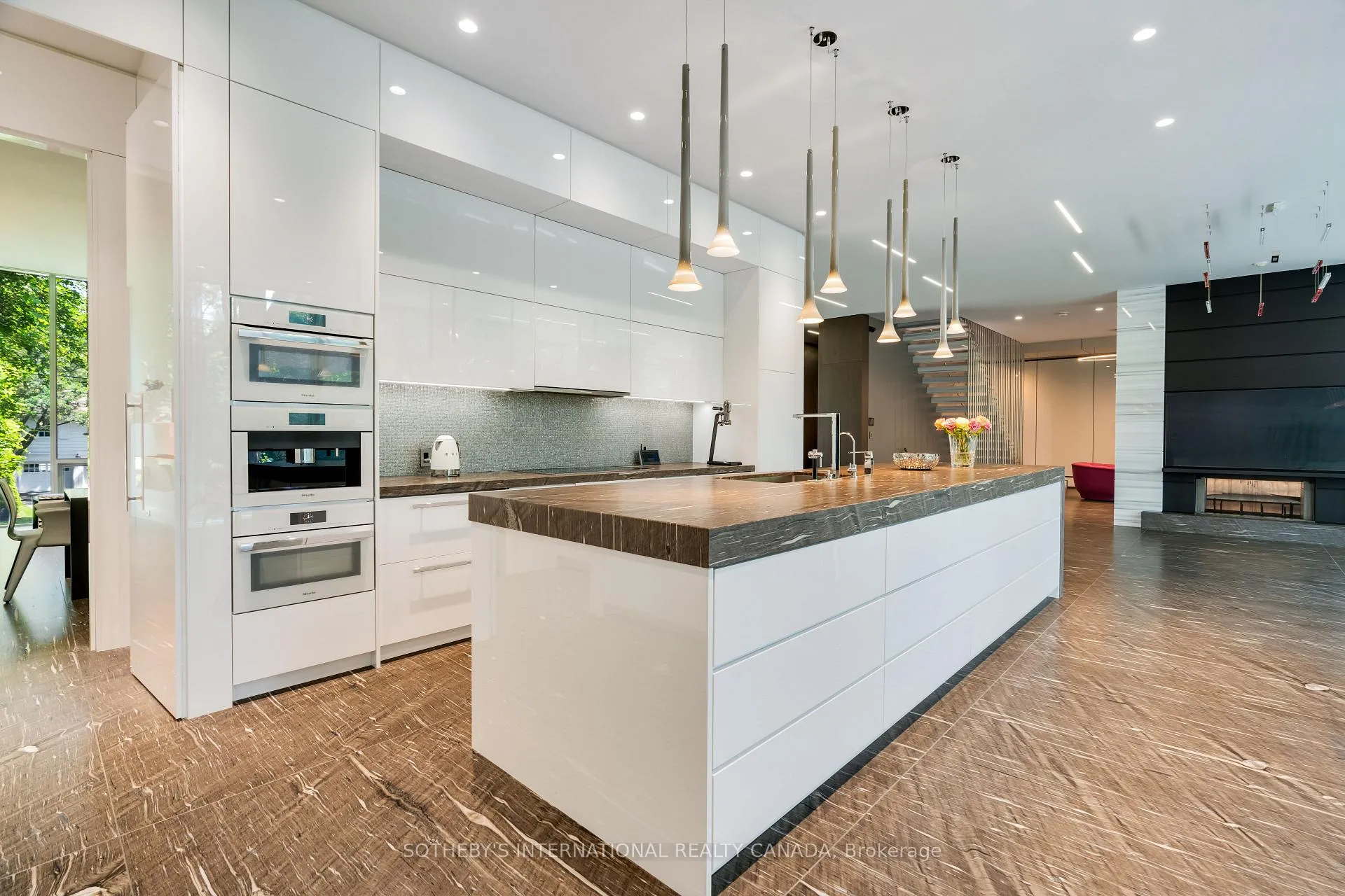 Photo 8 of 130 Riverview Drive, Toronto, Lawrence Park North — HOMEH