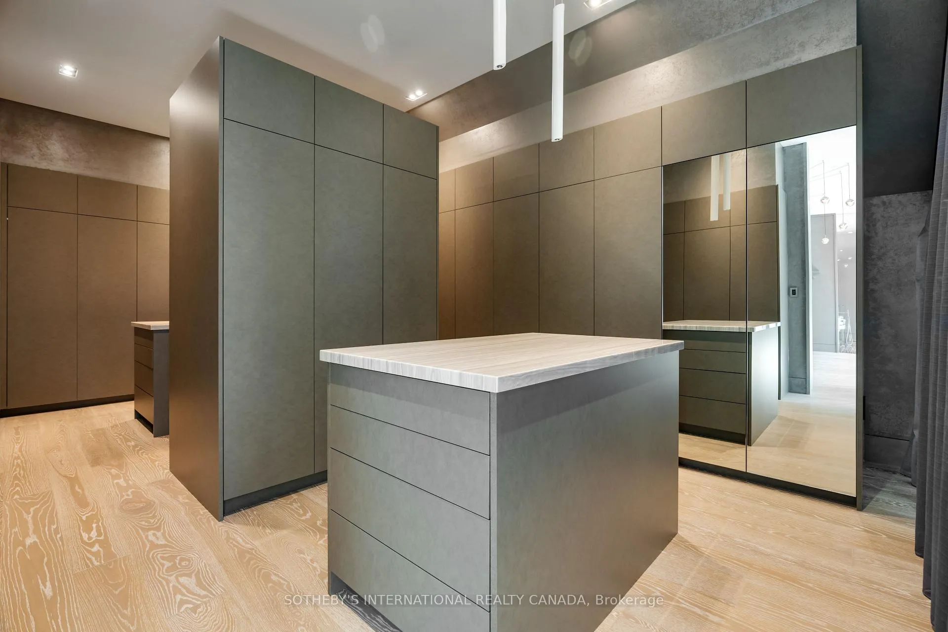 Photo 27 of 130 Riverview Drive, Toronto, Lawrence Park North — HOMEH