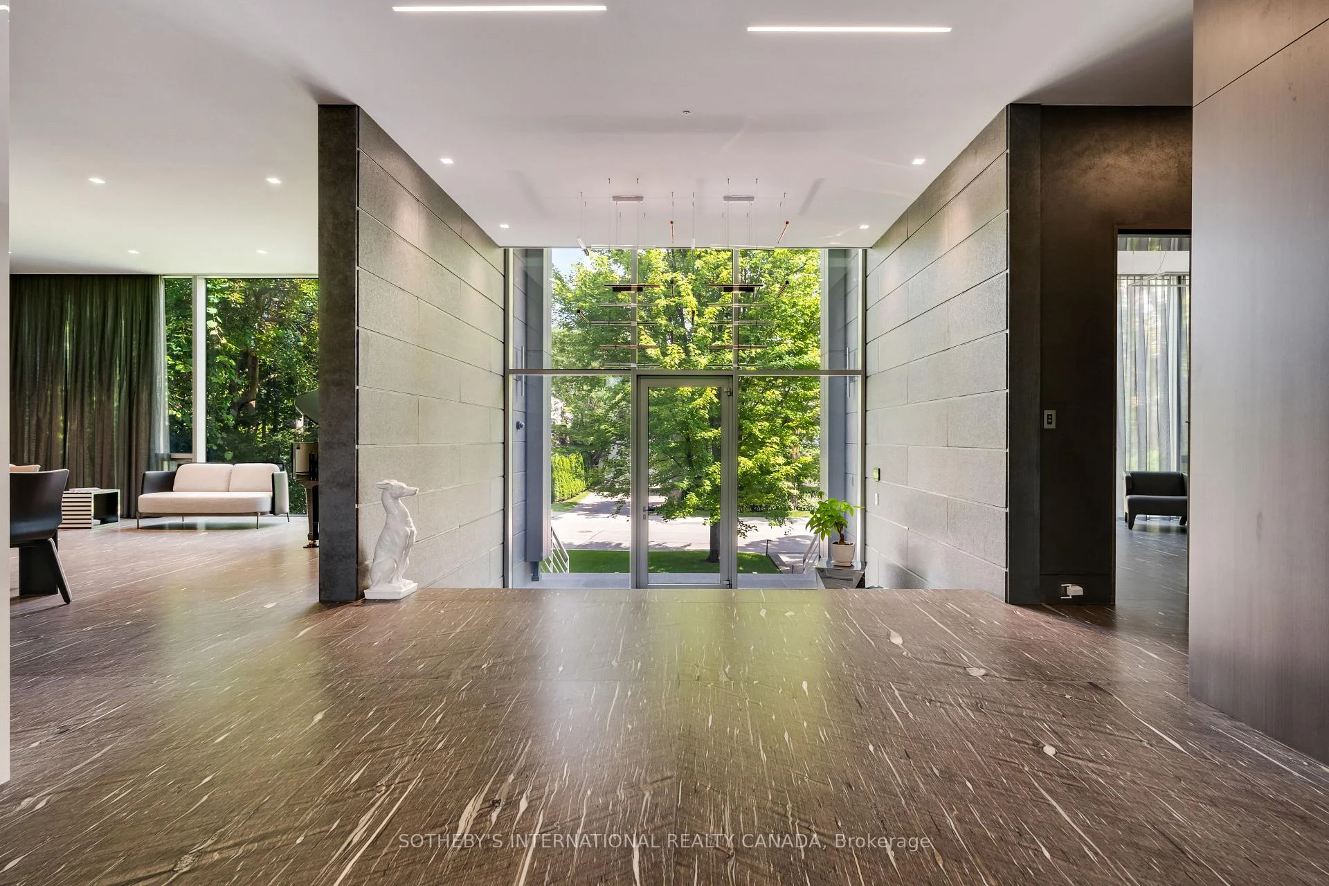 Photo 3 of 130 Riverview Drive, Toronto, Lawrence Park North — HOMEH