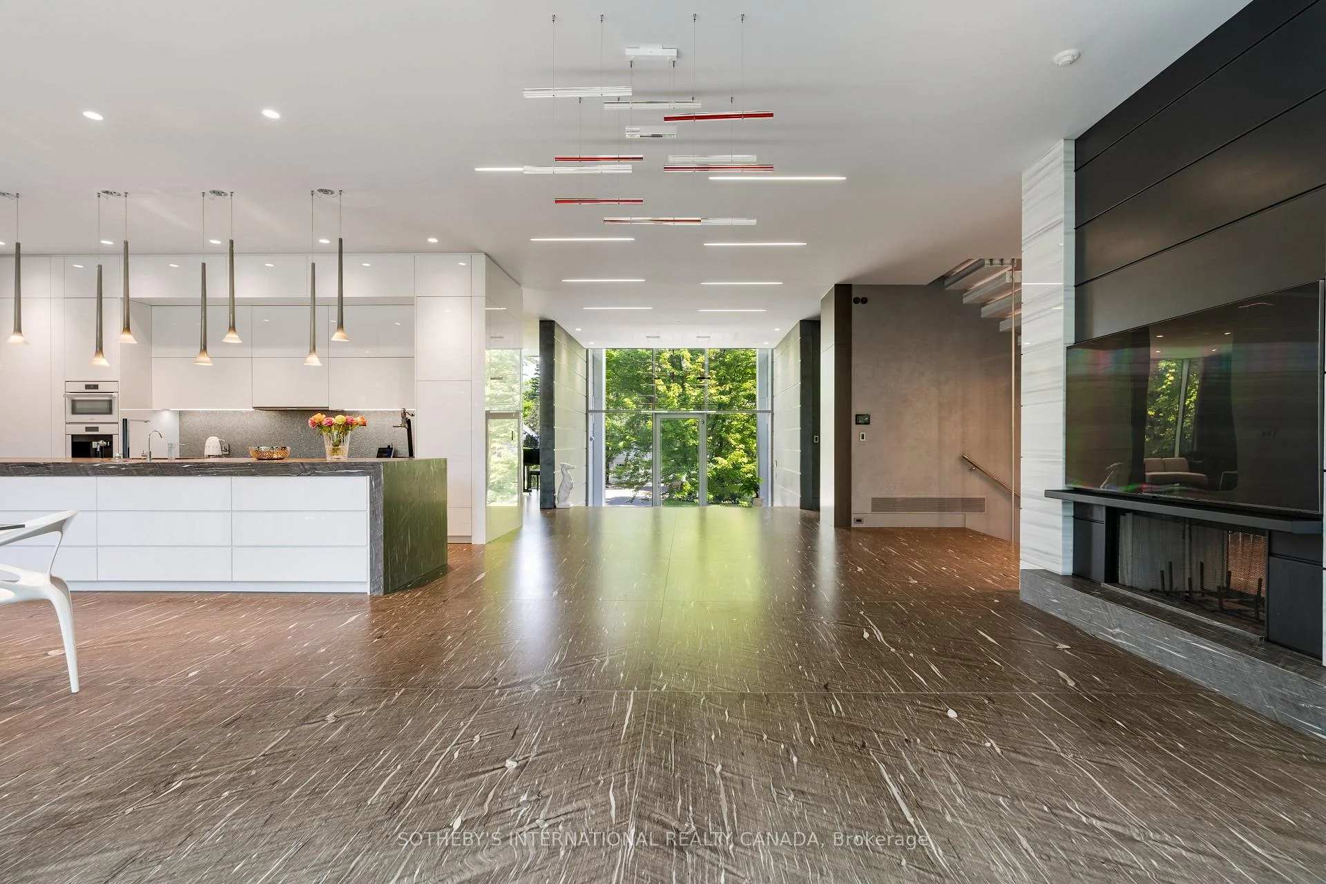 Photo 5 of 130 Riverview Drive, Toronto, Lawrence Park North — HOMEH