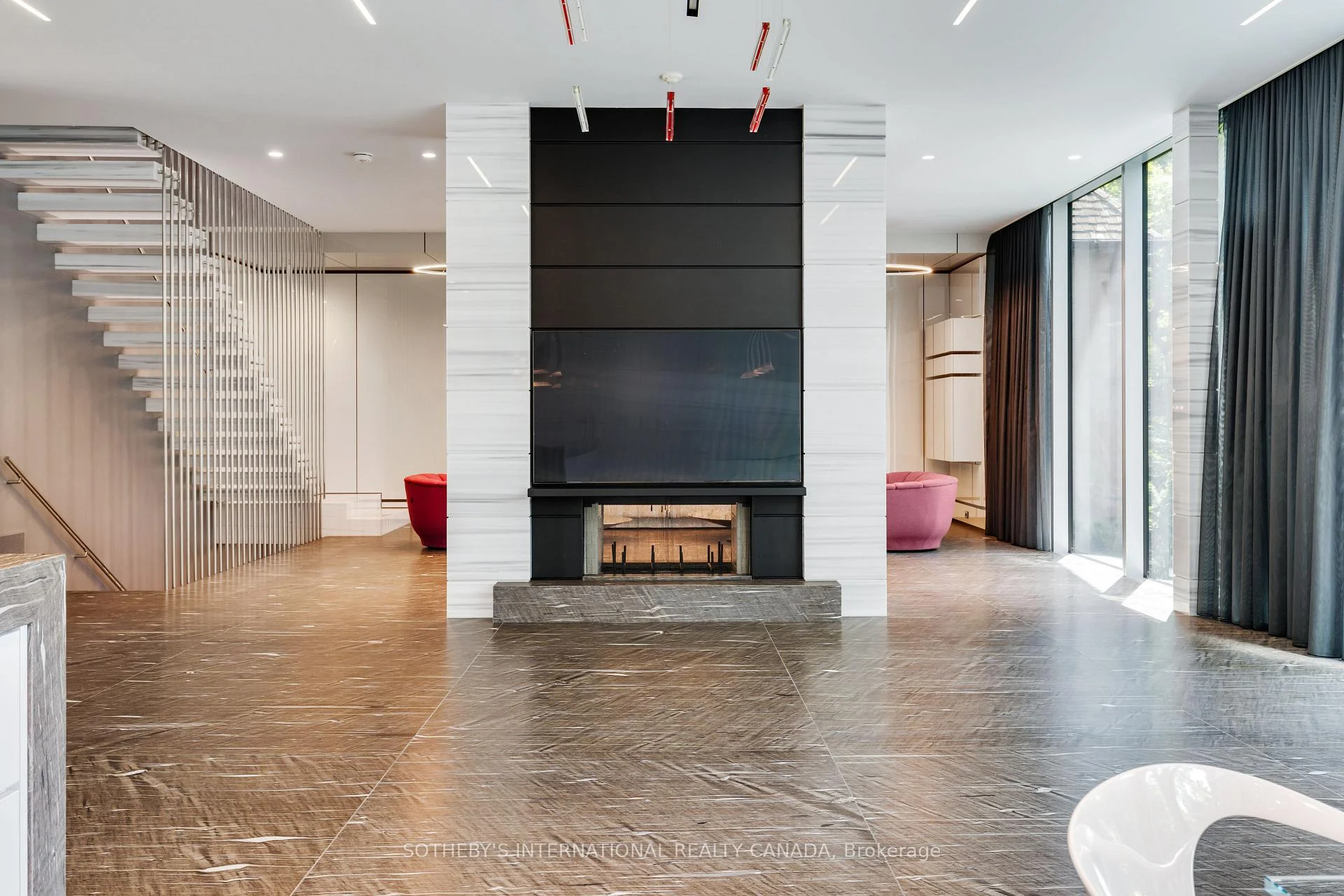 Photo 11 of 130 Riverview Drive, Toronto, Lawrence Park North — HOMEH