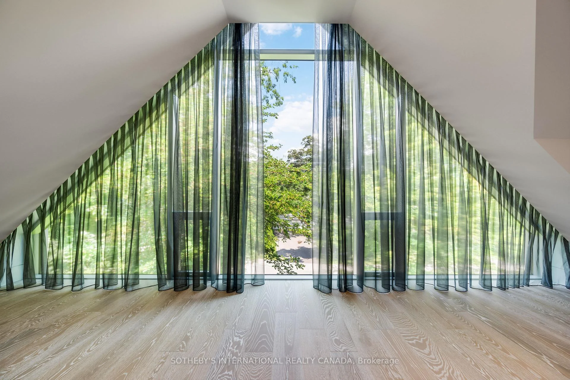Photo 37 of 130 Riverview Drive, Toronto, Lawrence Park North — HOMEH