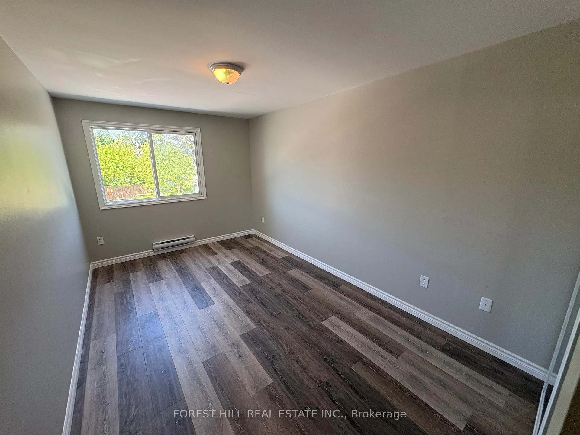 Photo 8 of Unit 4, 130 King Street E, Clarington, Bowmanville — HOMEH