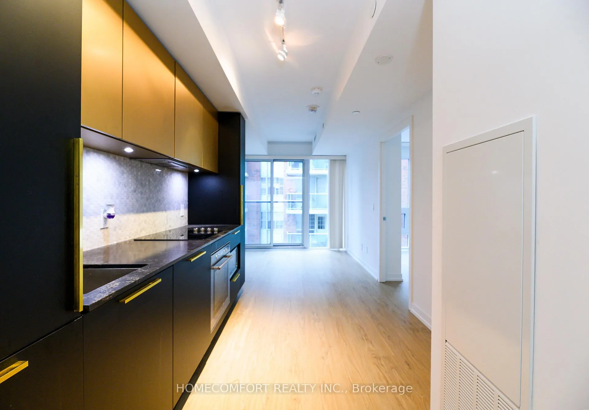 Photo 5 of Unit 621, 85 wood Street, Toronto, Church-Yonge Corridor — HOMEH