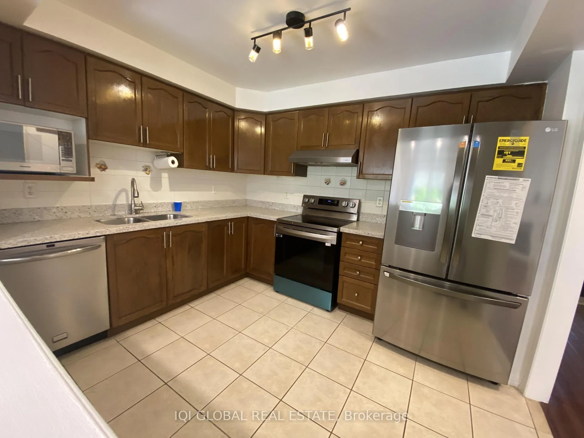 Photo 11 of 8 Bonello Crescent, Whitby, Taunton North — HOMEH