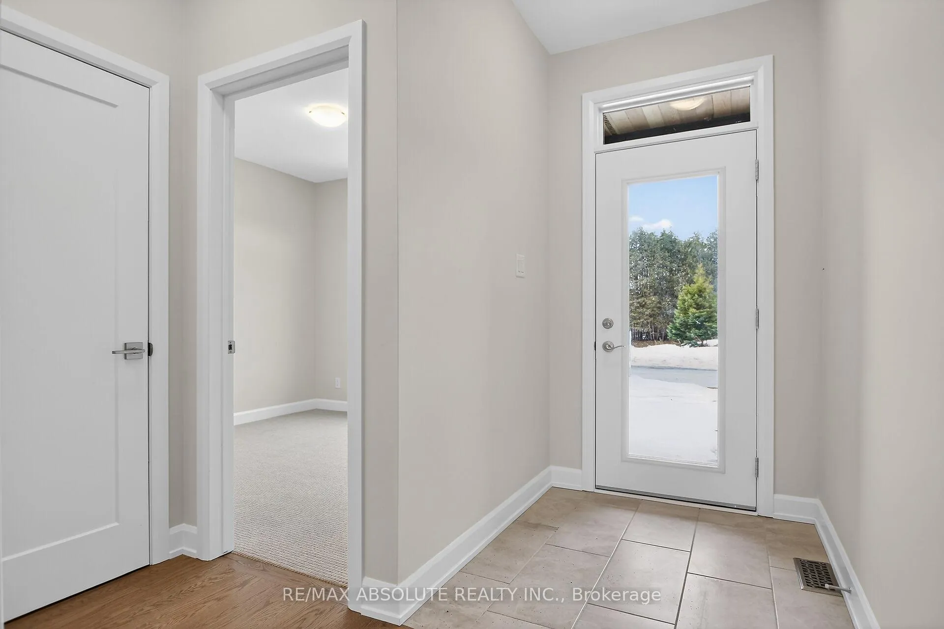 Photo 4 of 379 Equinelle Drive, North Grenville, North Grenville Twp (Kemptville South) — HOMEH