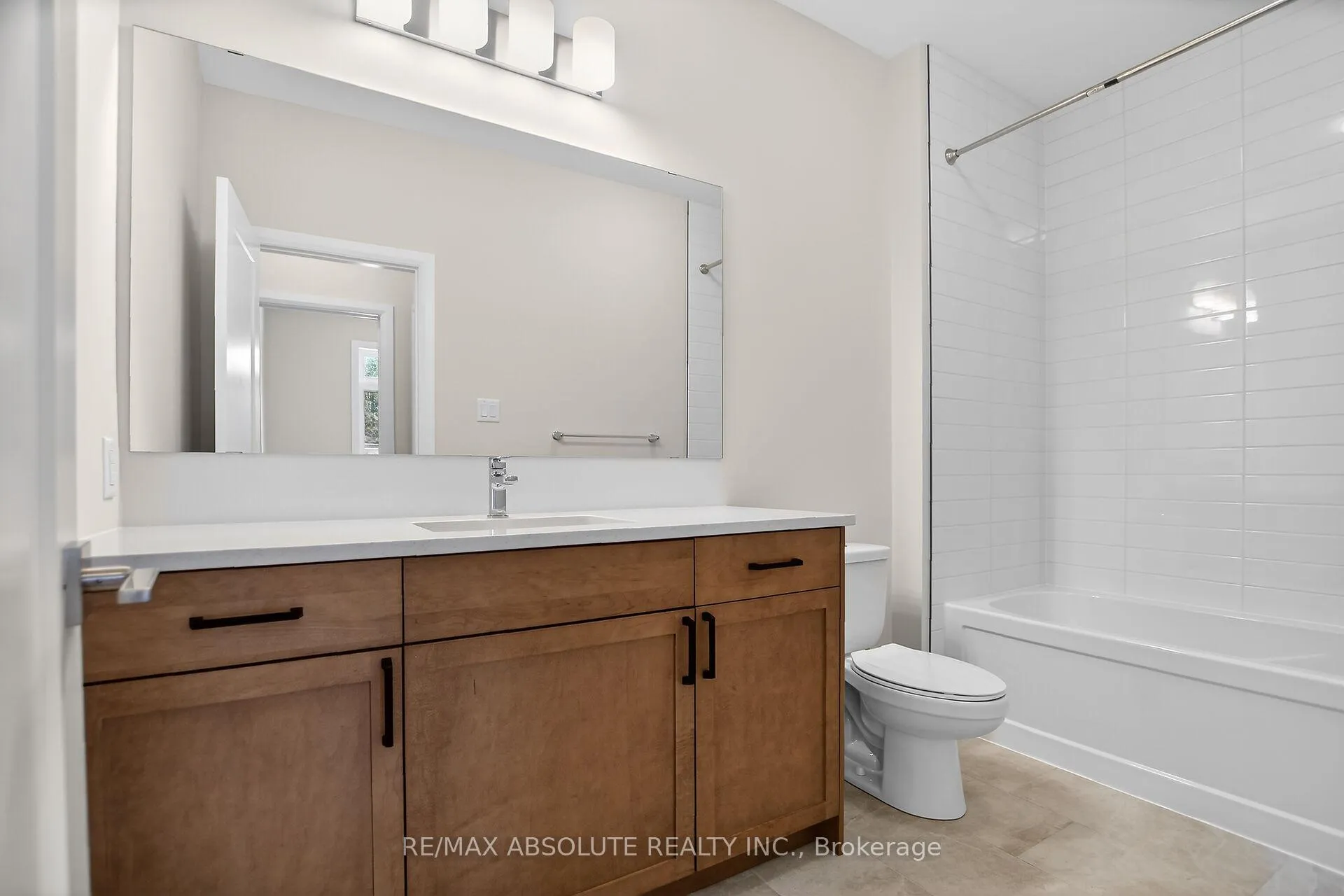 Photo 9 of 379 Equinelle Drive, North Grenville, North Grenville Twp (Kemptville South) — HOMEH