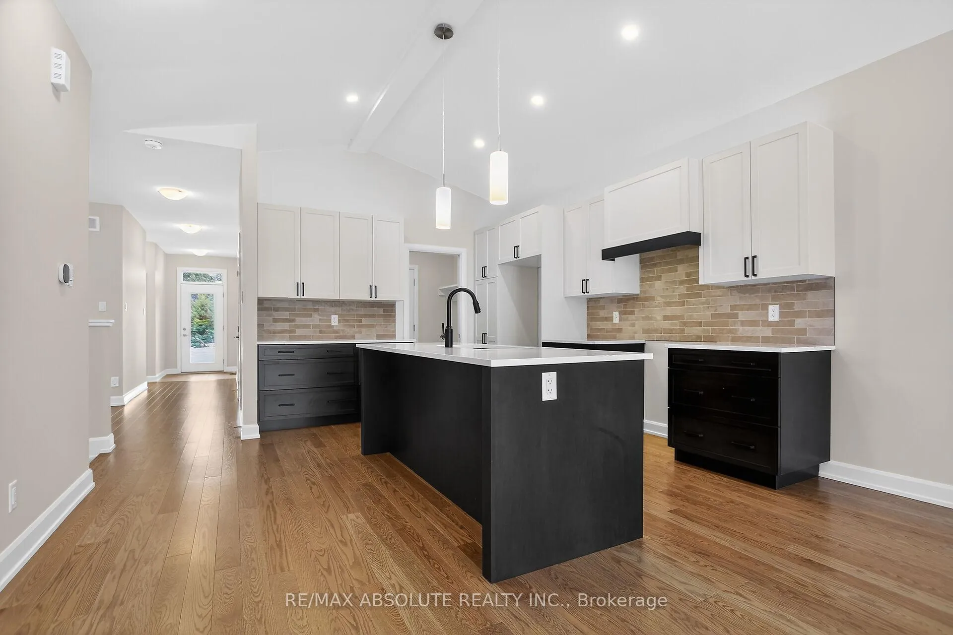 Photo 17 of 379 Equinelle Drive, North Grenville, North Grenville Twp (Kemptville South) — HOMEH
