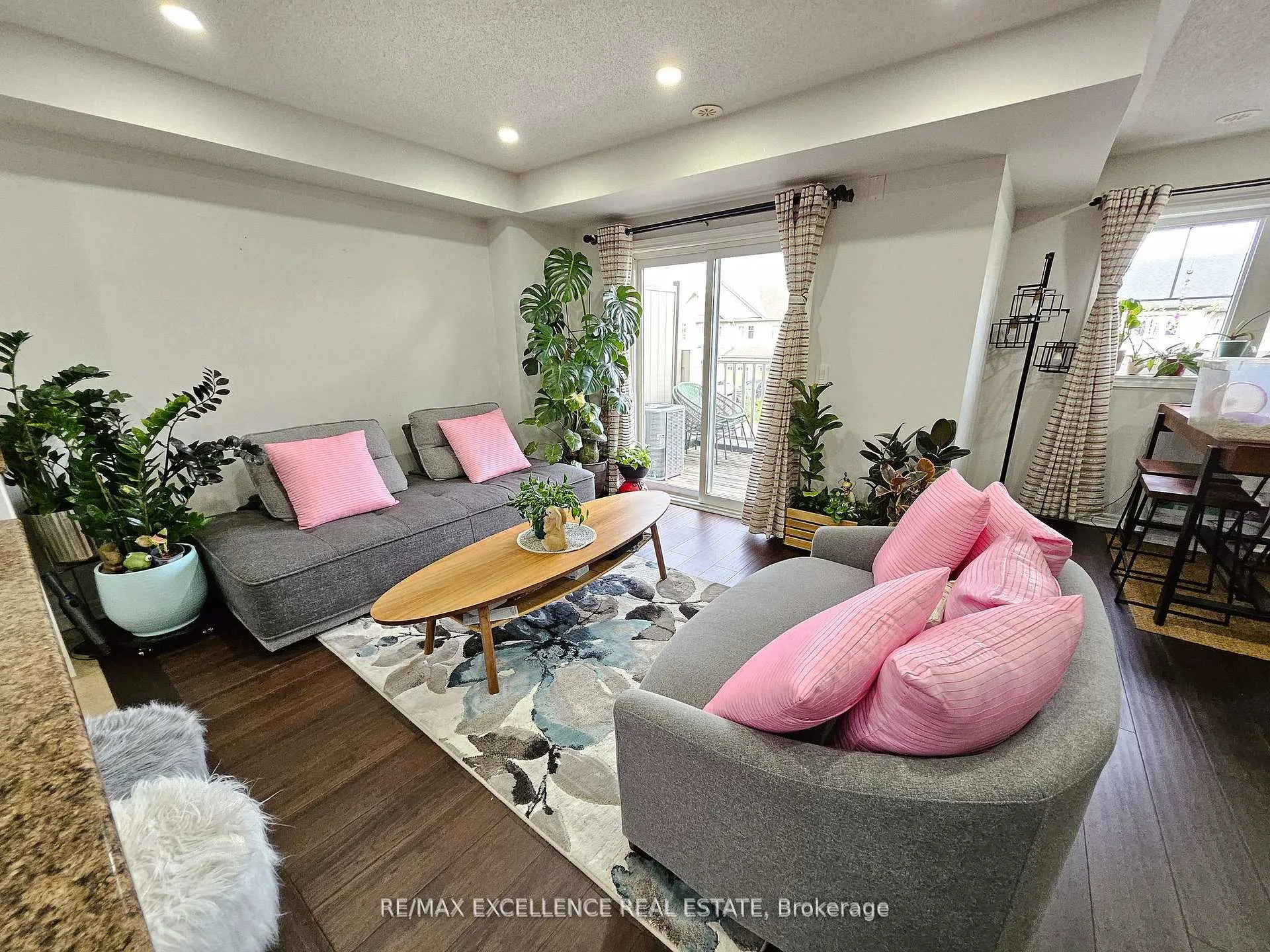 Photo 10 of 29 Great Gabe Crescent, Oshawa, Windfields — HOMEH