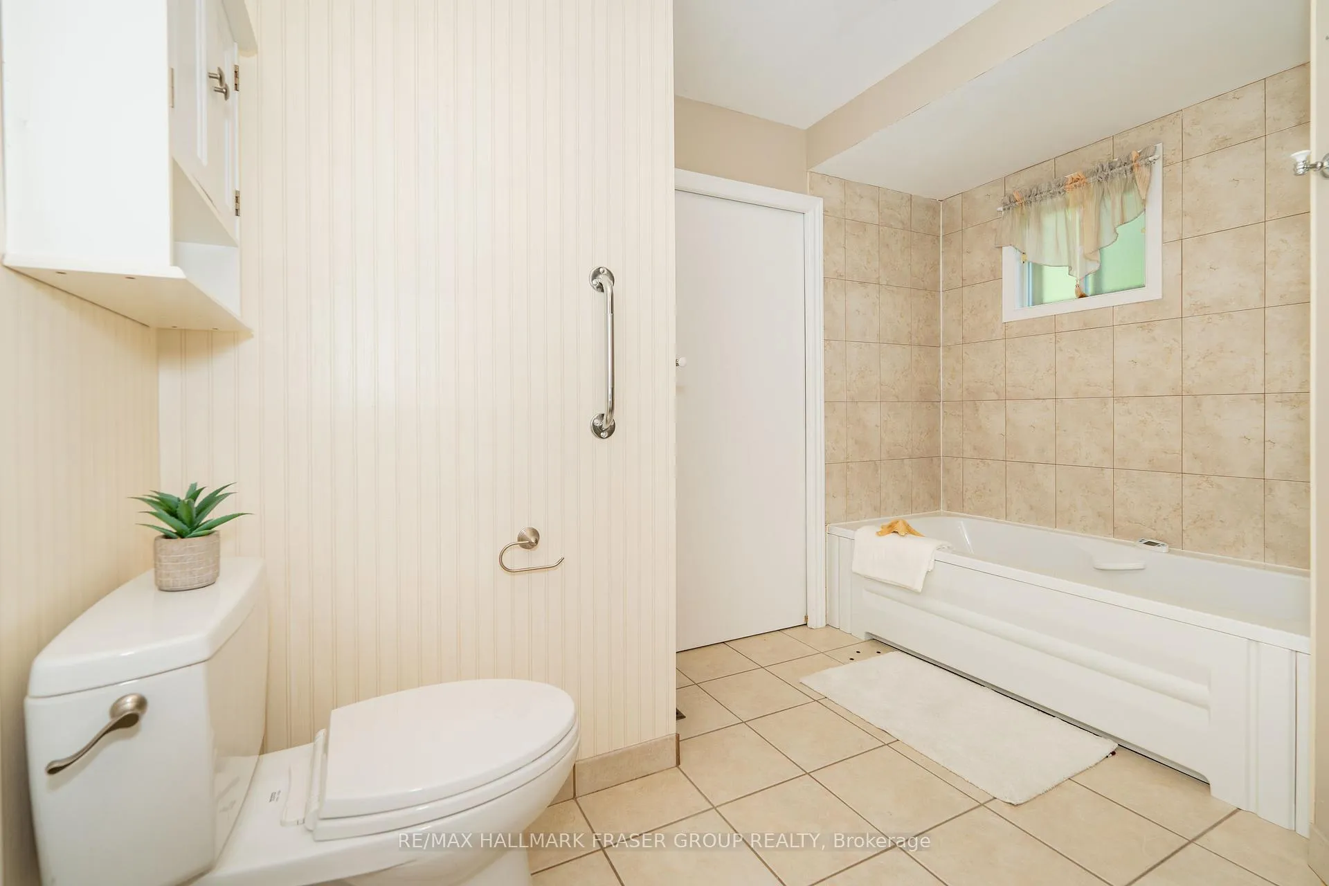 Photo 11 of 59 Regency Crescent, Whitby, Downtown Whitby — HOMEH