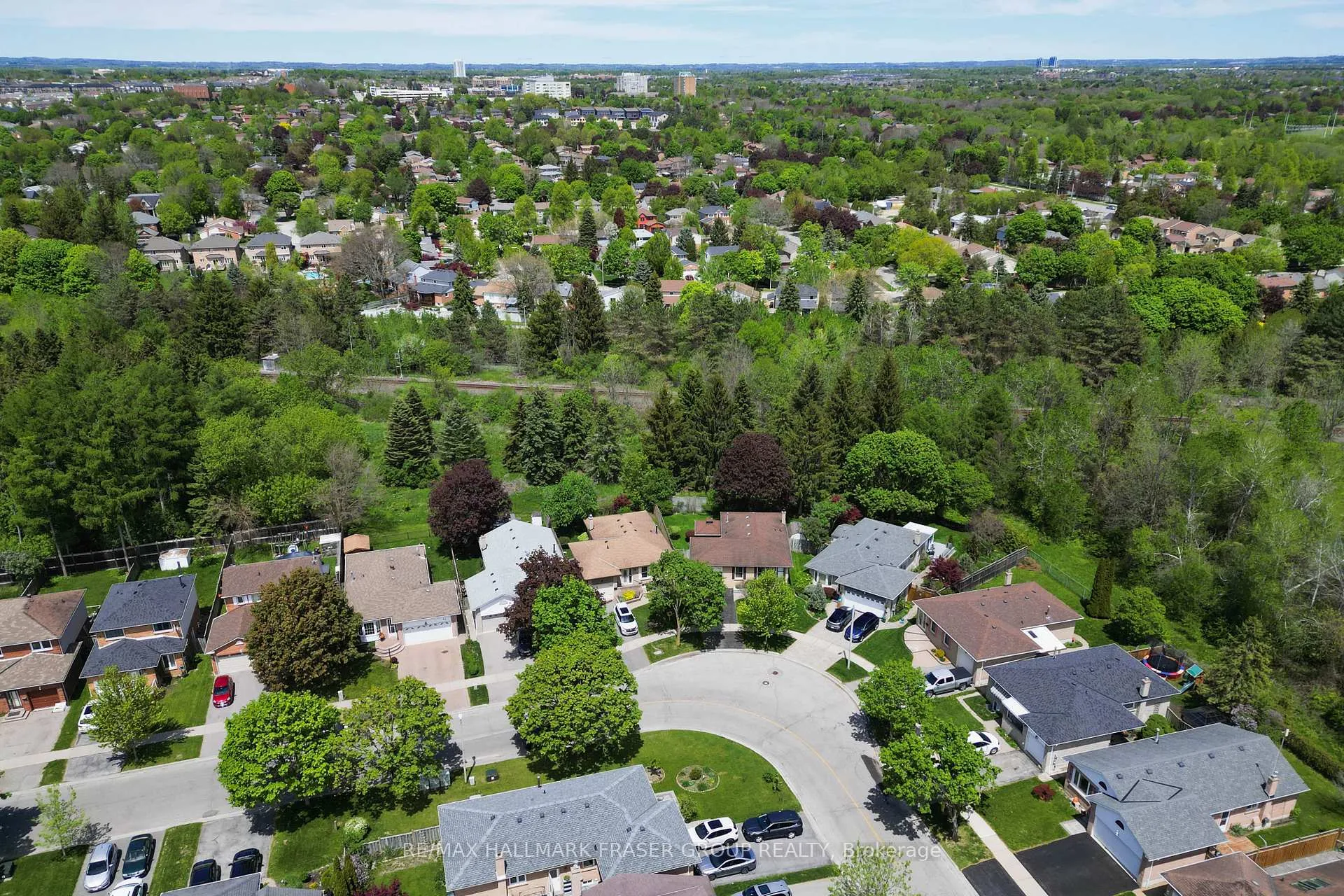 Photo 32 of 59 Regency Crescent, Whitby, Downtown Whitby — HOMEH