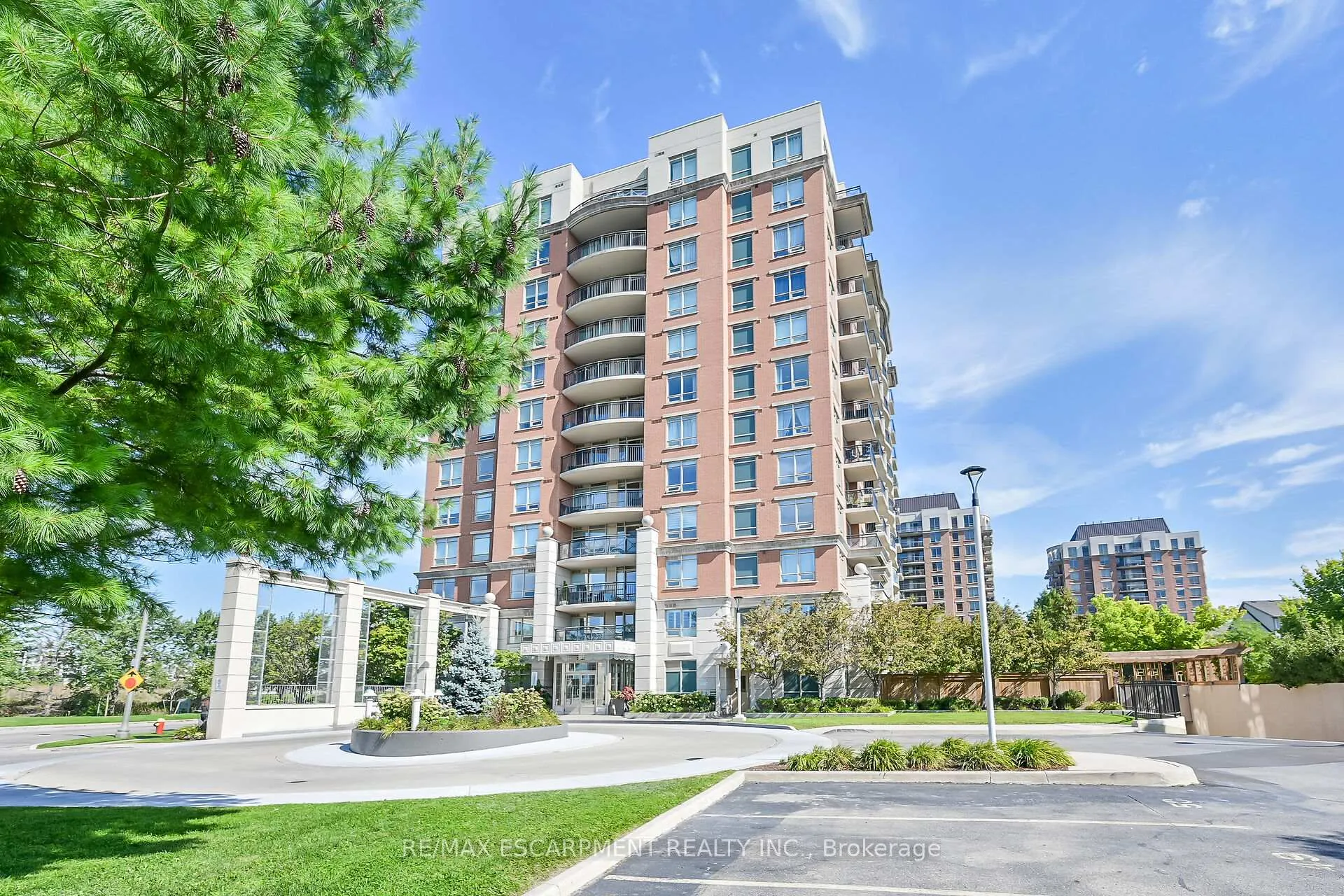 Photo 3 of Unit 601, 2365 Central Park Drive, Oakville, River Oaks — HOMEH