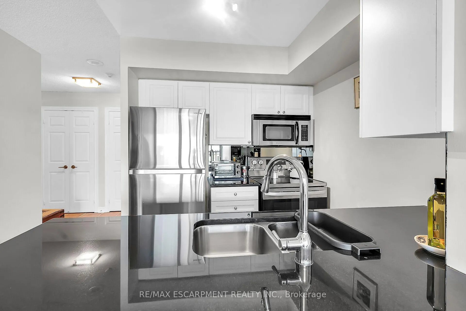 Photo 12 of Unit 601, 2365 Central Park Drive, Oakville, River Oaks — HOMEH