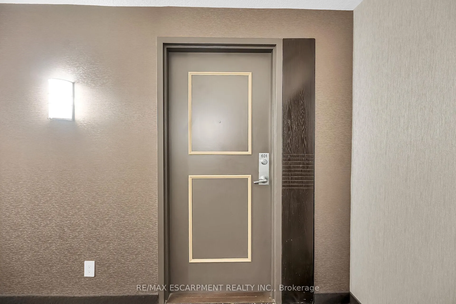 Photo 27 of Unit 601, 2365 Central Park Drive, Oakville, River Oaks — HOMEH