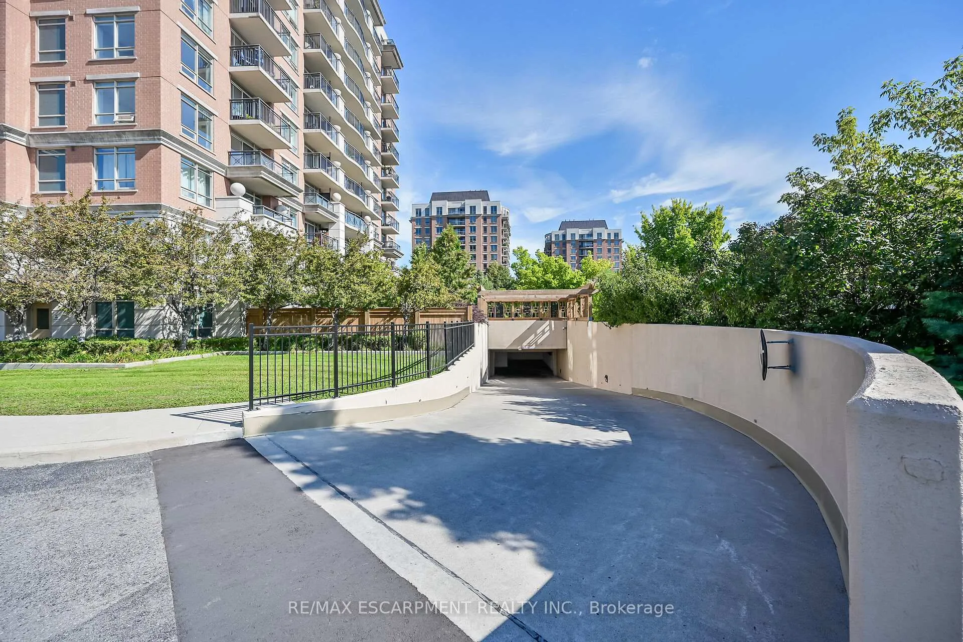 Photo 45 of Unit 601, 2365 Central Park Drive, Oakville, River Oaks — HOMEH