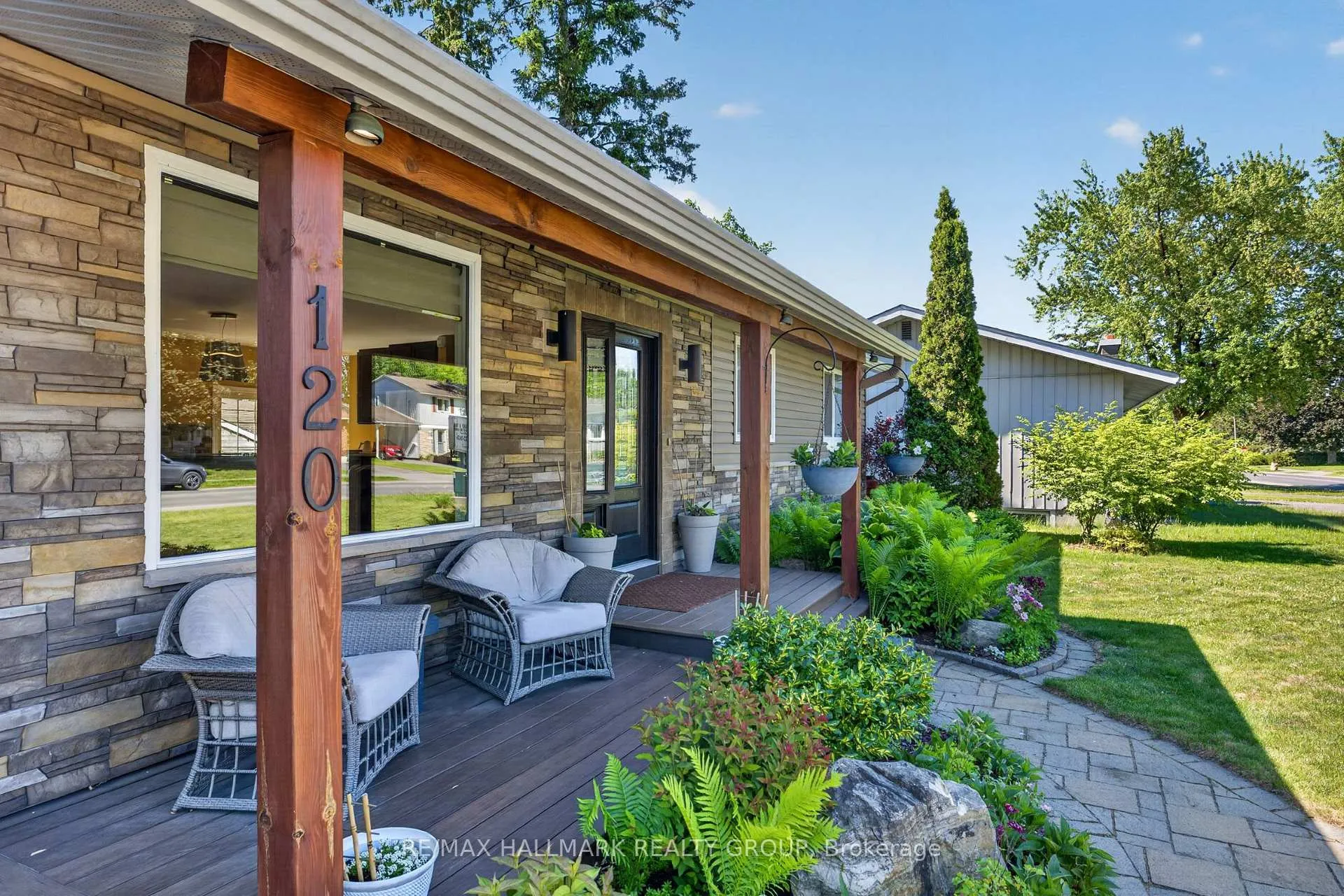 Photo 3 of 120 Abbeyhill Drive, Ottawa, Kanata - Glencairn/Hazeldean — HOMEH