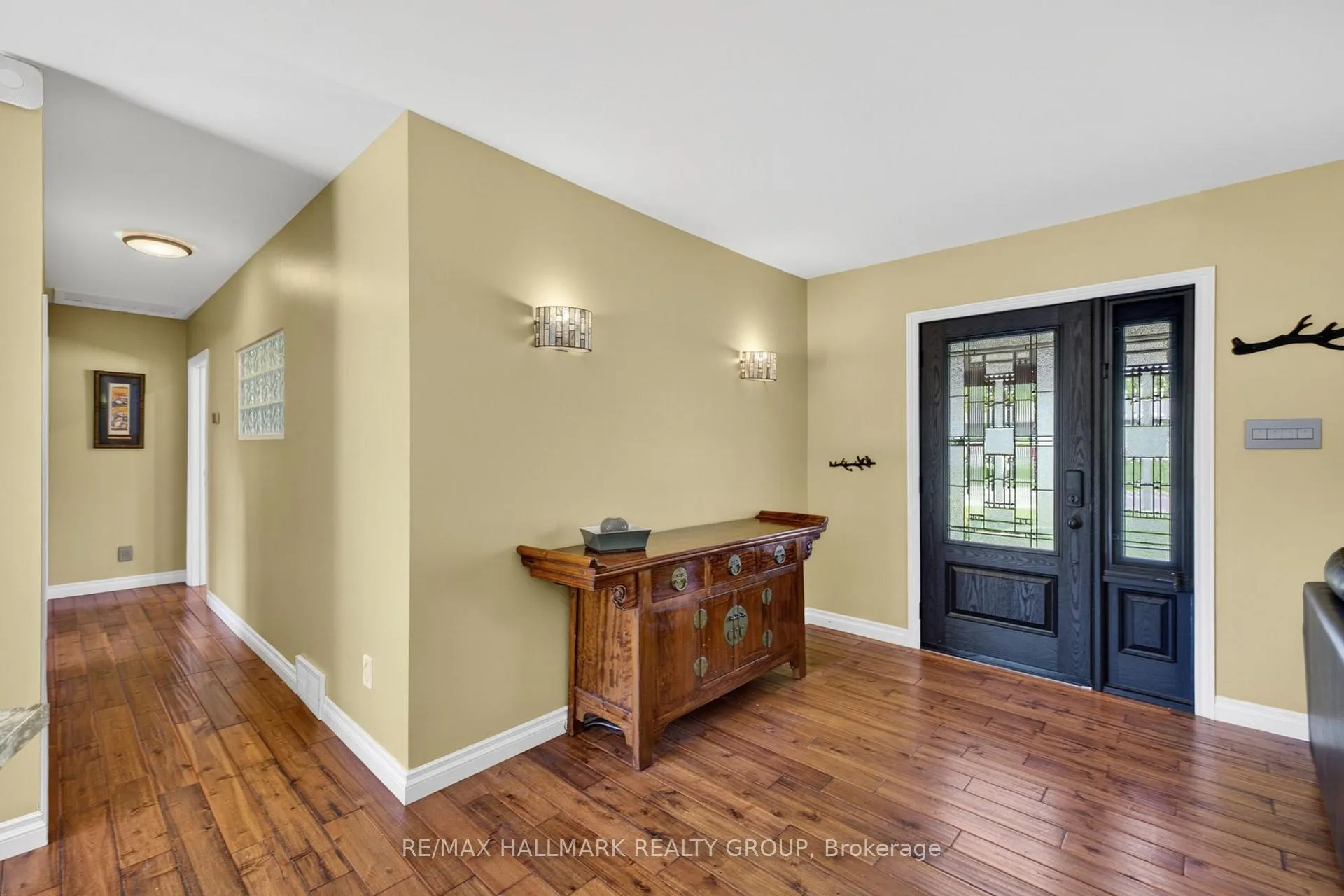 Photo 4 of 120 Abbeyhill Drive, Ottawa, Kanata - Glencairn/Hazeldean — HOMEH
