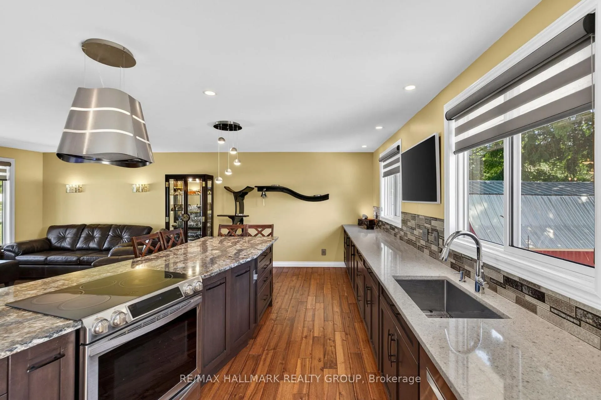 Photo 9 of 120 Abbeyhill Drive, Ottawa, Kanata - Glencairn/Hazeldean — HOMEH