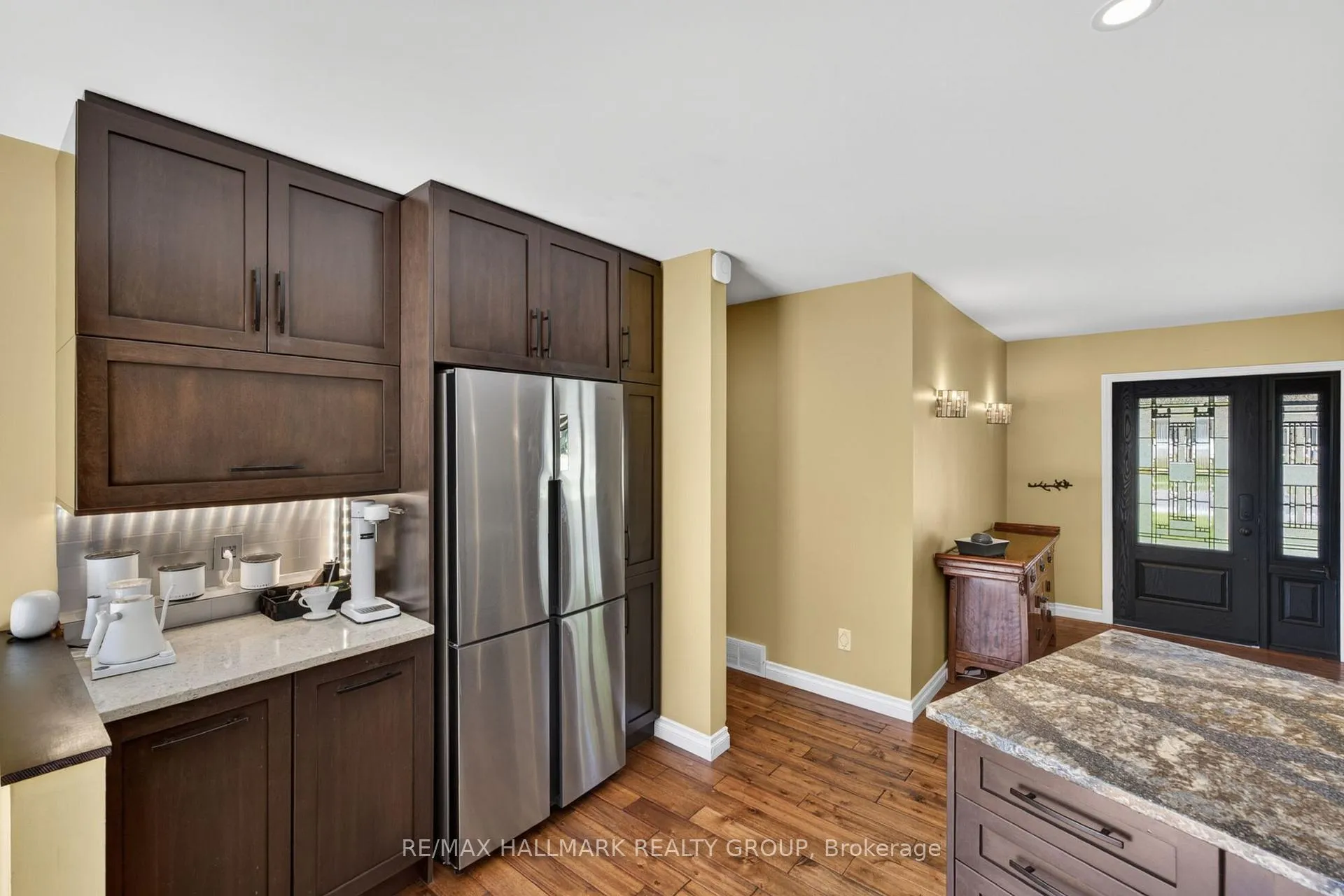 Photo 10 of 120 Abbeyhill Drive, Ottawa, Kanata - Glencairn/Hazeldean — HOMEH
