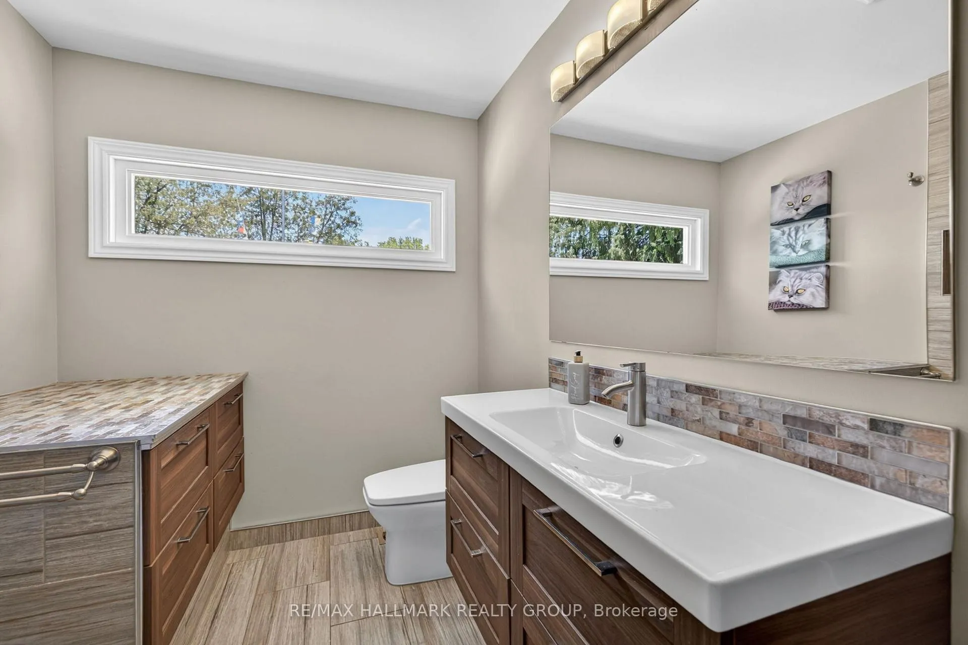 Photo 18 of 120 Abbeyhill Drive, Ottawa, Kanata - Glencairn/Hazeldean — HOMEH