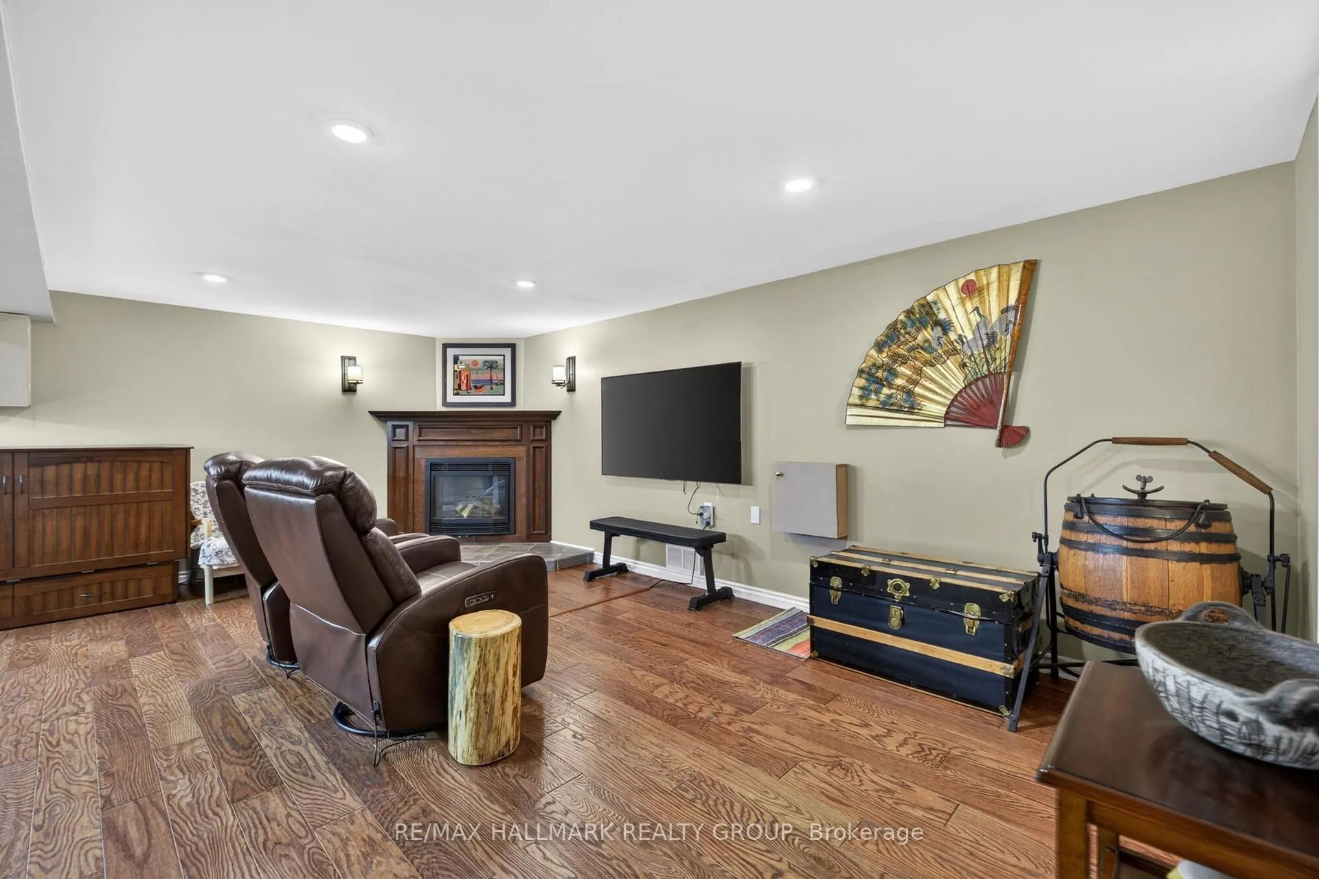 Photo 21 of 120 Abbeyhill Drive, Ottawa, Kanata - Glencairn/Hazeldean — HOMEH