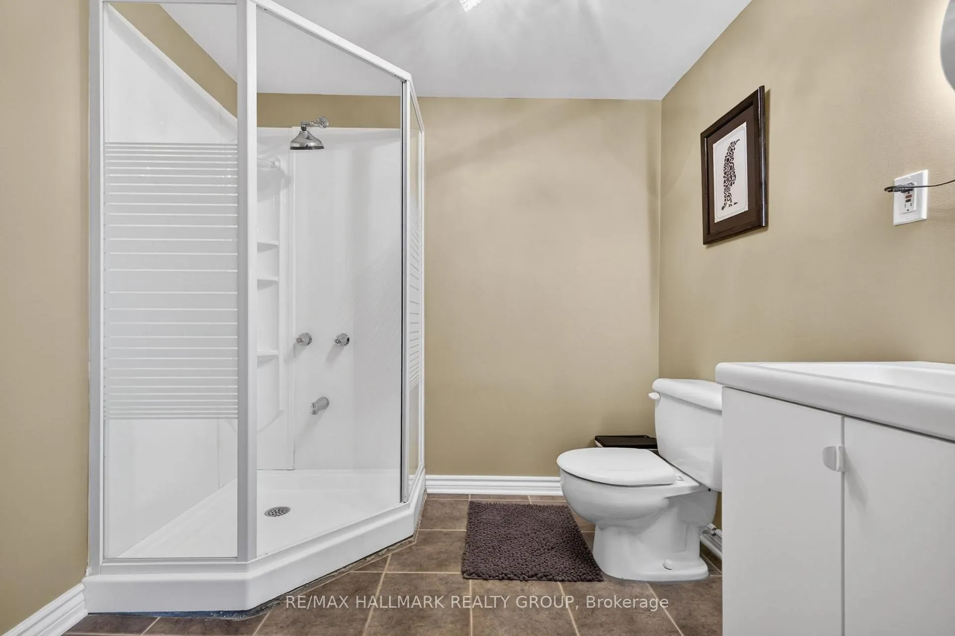 Photo 24 of 120 Abbeyhill Drive, Ottawa, Kanata - Glencairn/Hazeldean — HOMEH