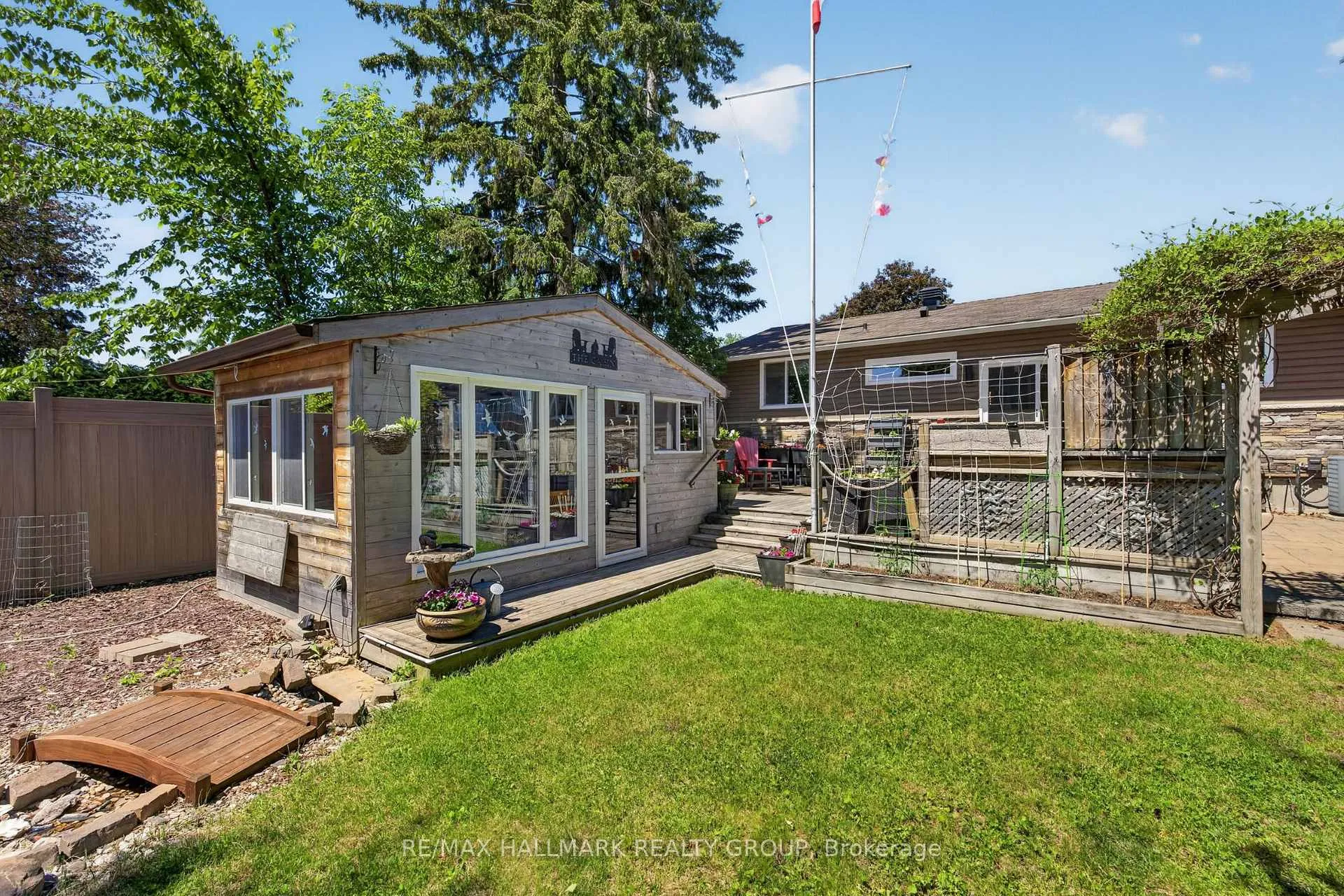 Photo 27 of 120 Abbeyhill Drive, Ottawa, Kanata - Glencairn/Hazeldean — HOMEH