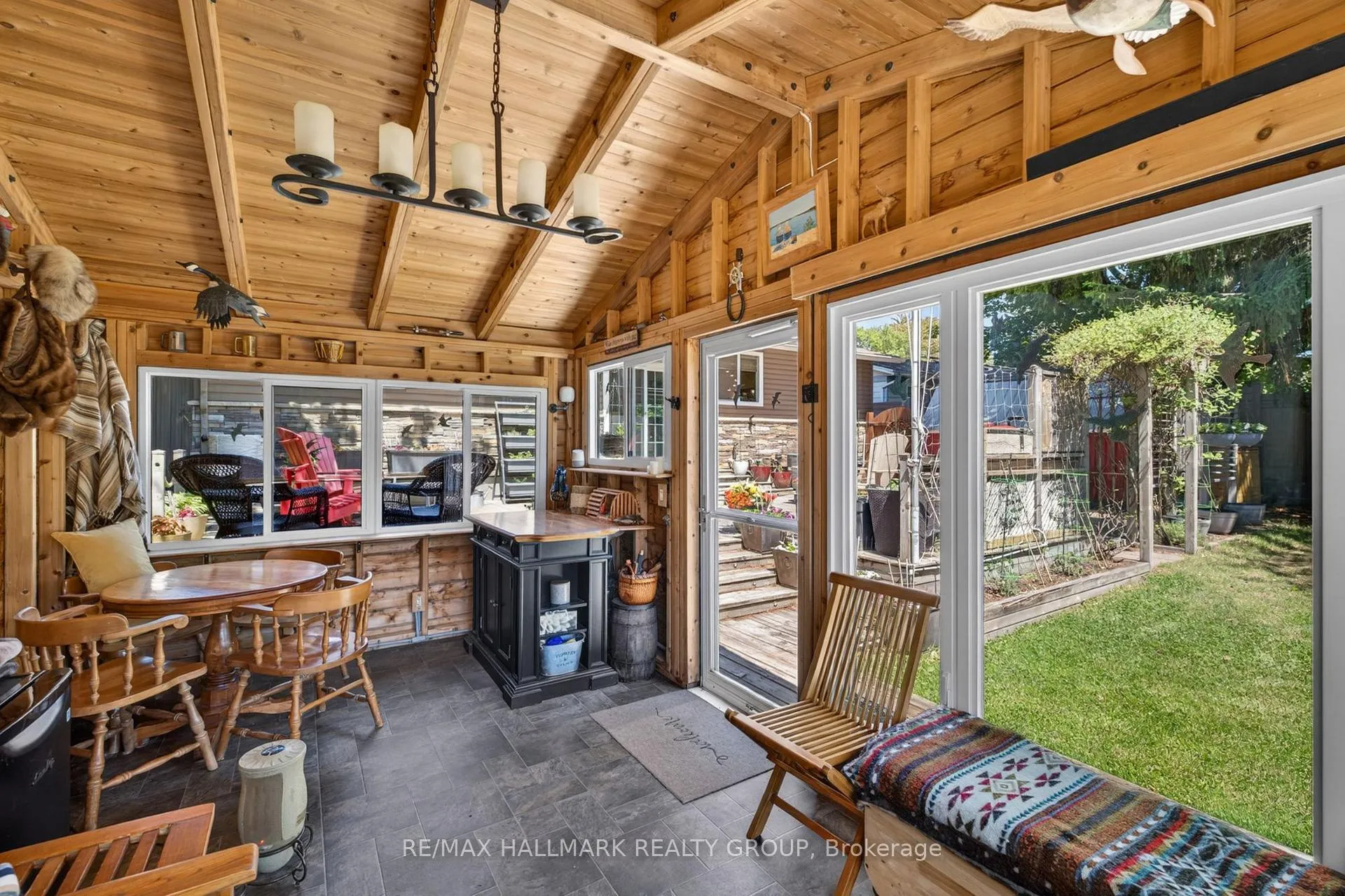 Photo 30 of 120 Abbeyhill Drive, Ottawa, Kanata - Glencairn/Hazeldean — HOMEH