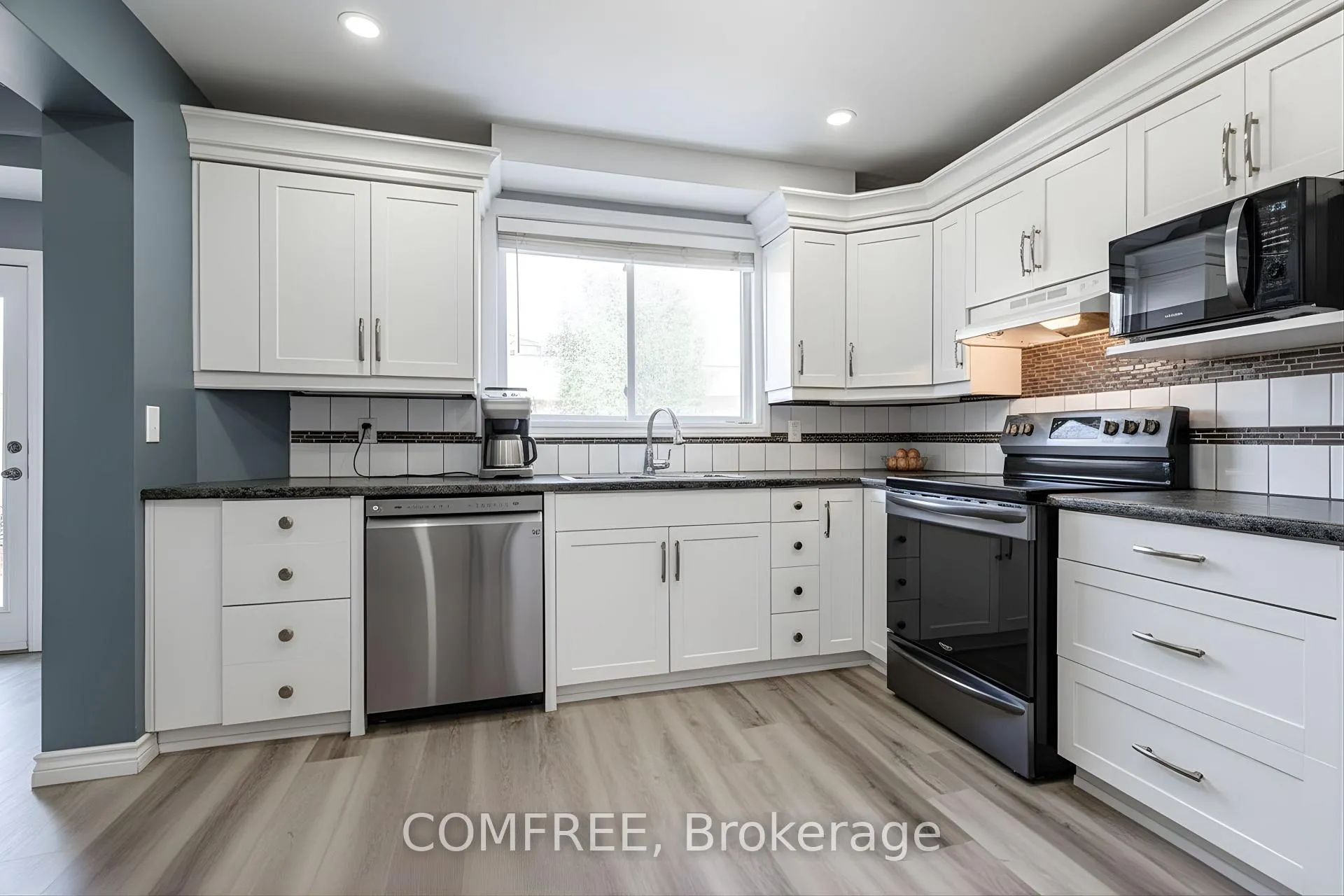 Photo 5 of Unit 26, 60 Elmsdale Drive, Kitchener, Laurentian Hills — HOMEH