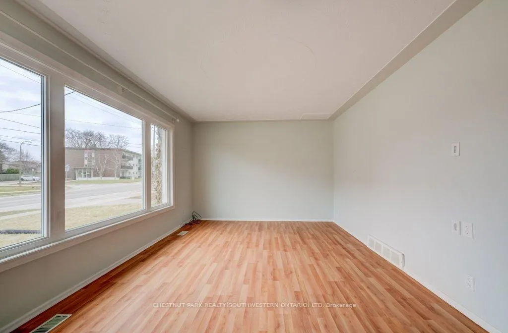 Photo 4 of 151 Franklin Street N, Kitchener, Stanley Park — HOMEH
