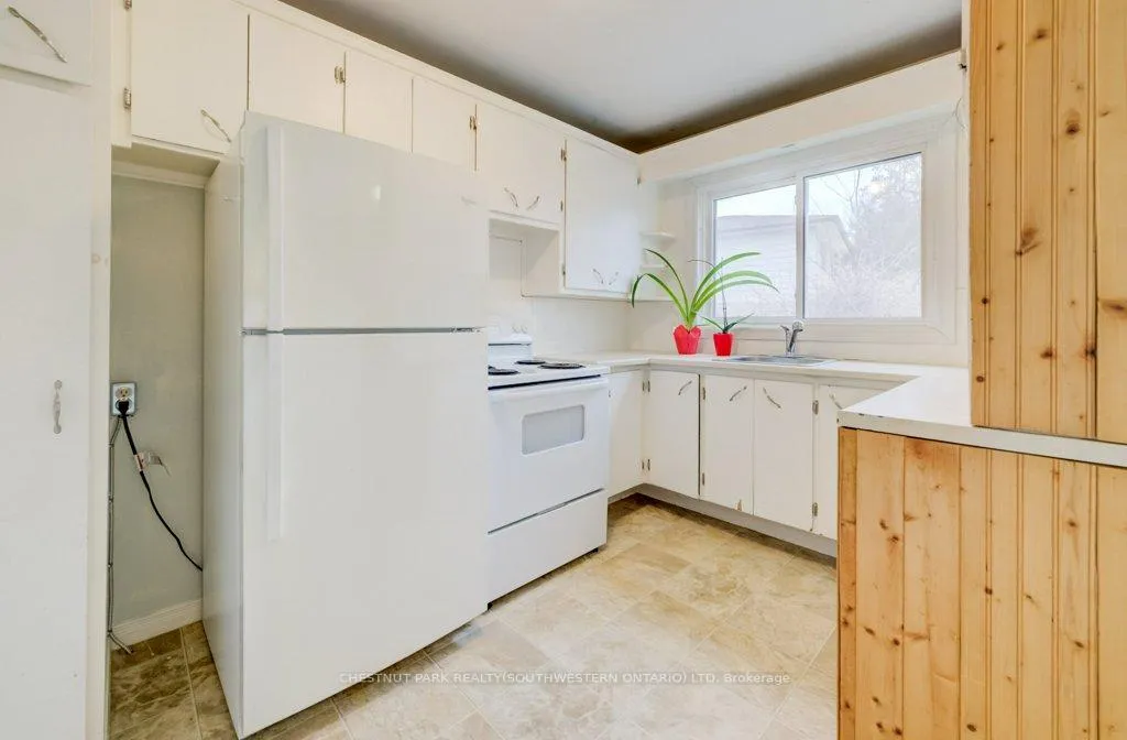 Photo 9 of 151 Franklin Street N, Kitchener, Stanley Park — HOMEH