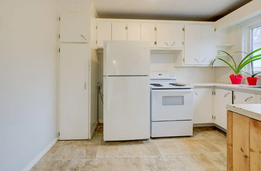Photo 14 of 151 Franklin Street N, Kitchener, Stanley Park — HOMEH