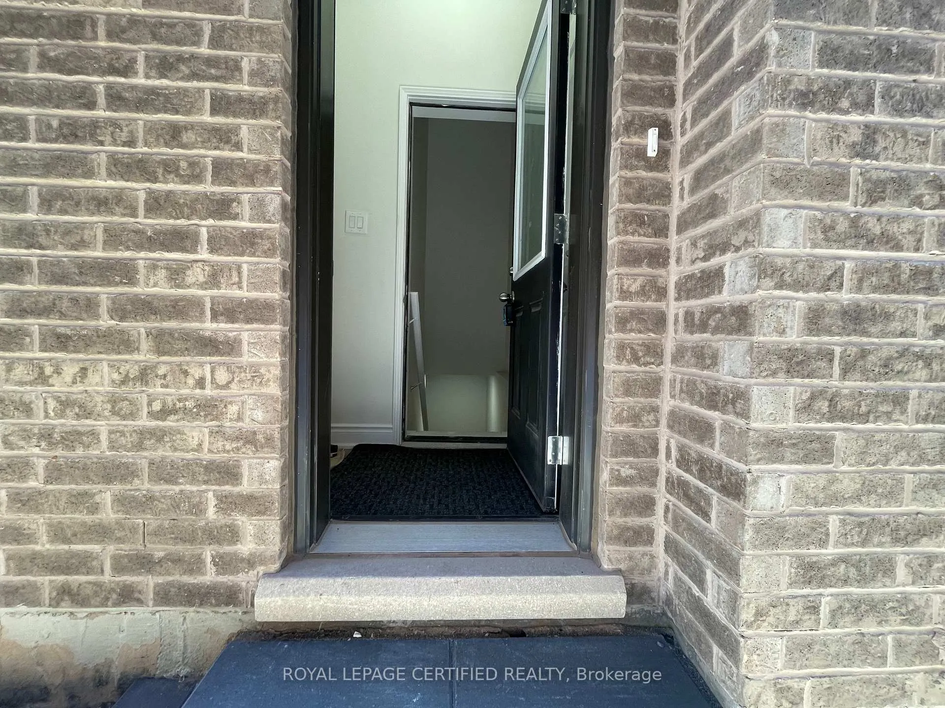 Photo 3 of Unit Bsmt 2, 1227 Mcphedran Point, Milton, Ford — HOMEH