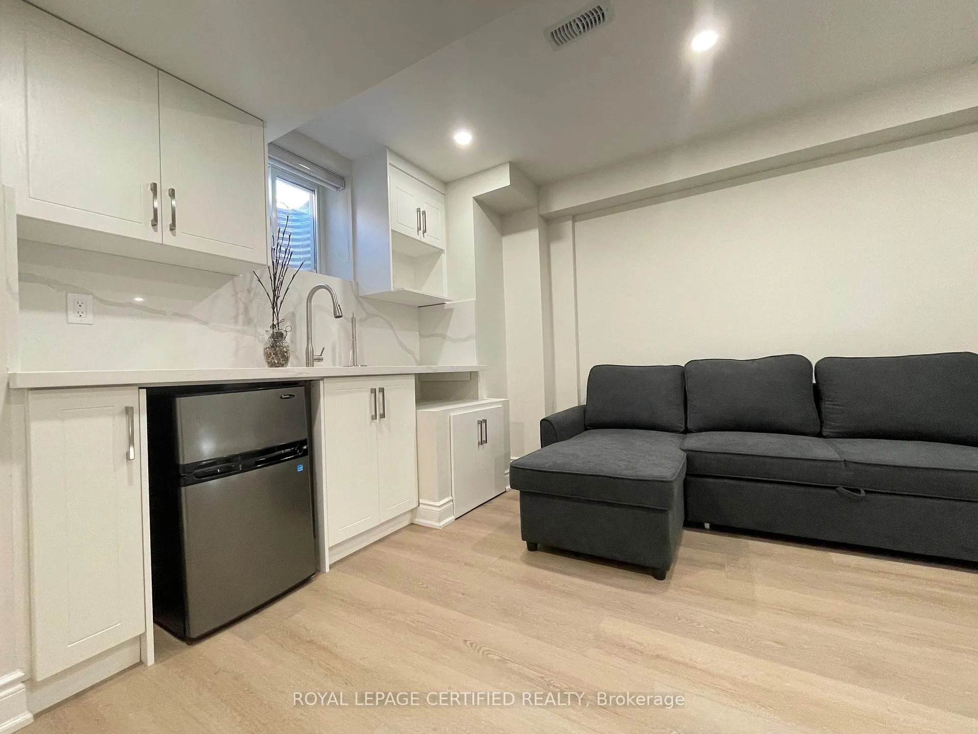 Photo 8 of Unit Bsmt 2, 1227 Mcphedran Point, Milton, Ford — HOMEH