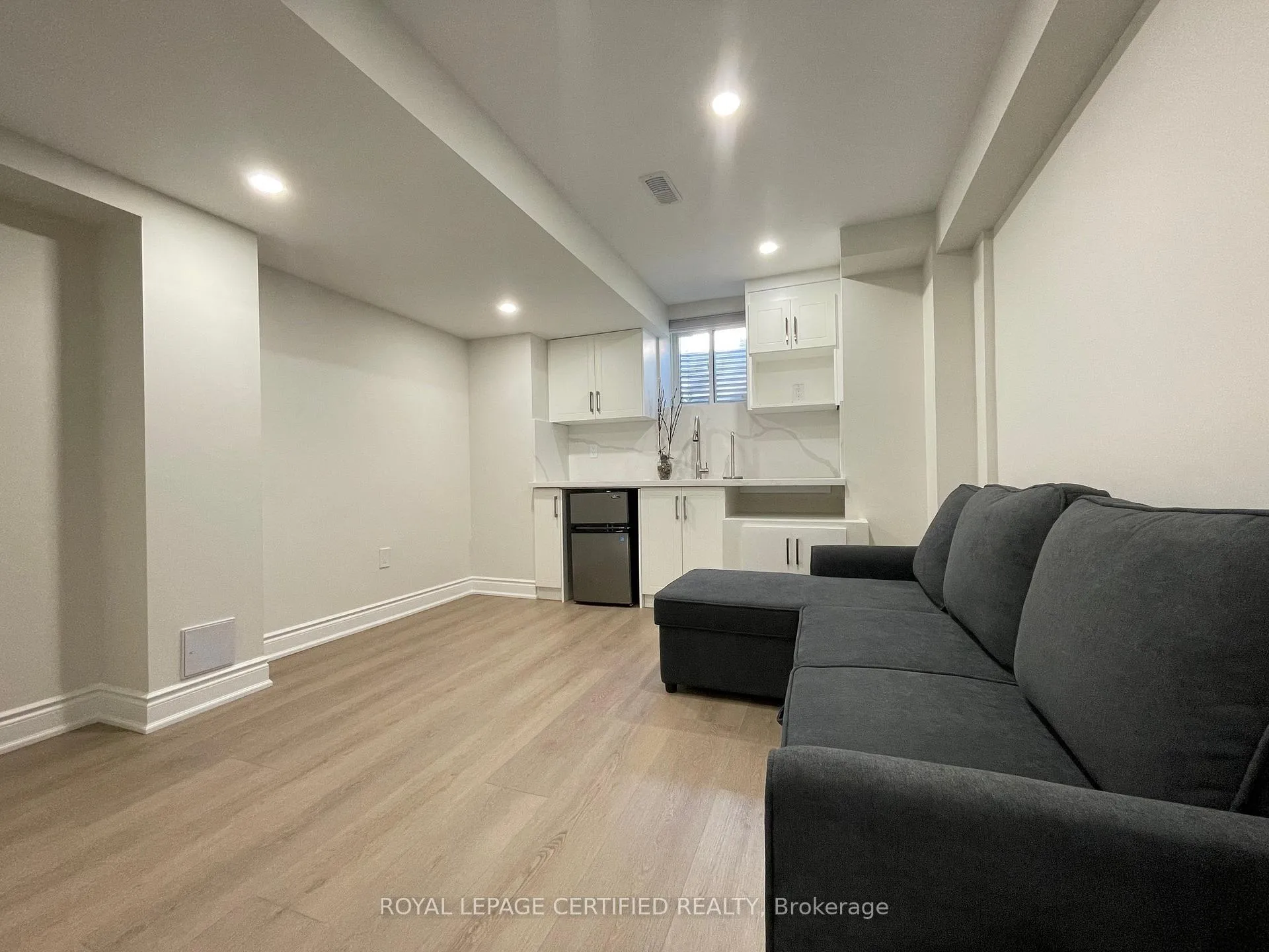 Photo 9 of Unit Bsmt 2, 1227 Mcphedran Point, Milton, Ford — HOMEH