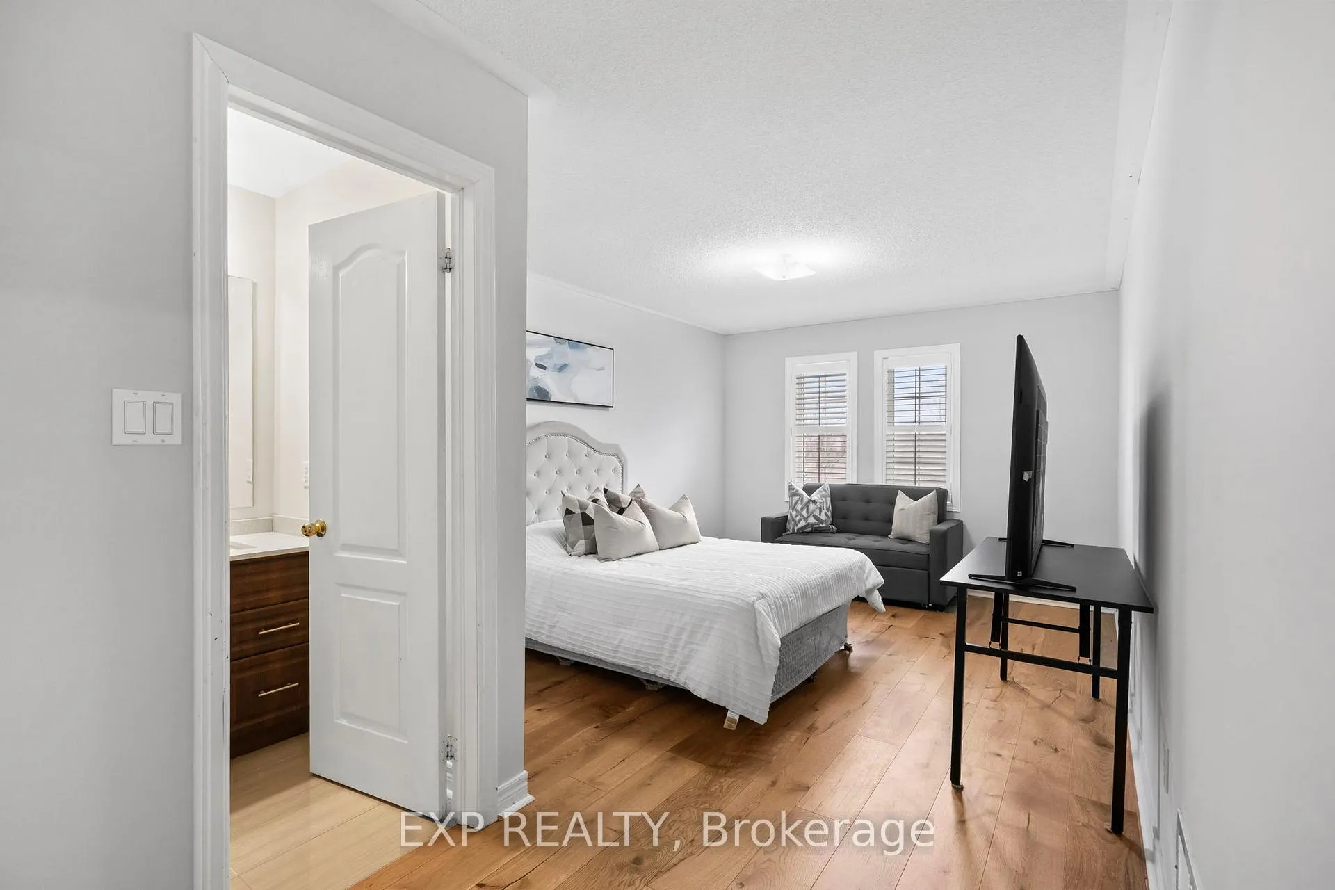 Photo 28 of 278 Williamson Road, Markham, Greensborough — HOMEH