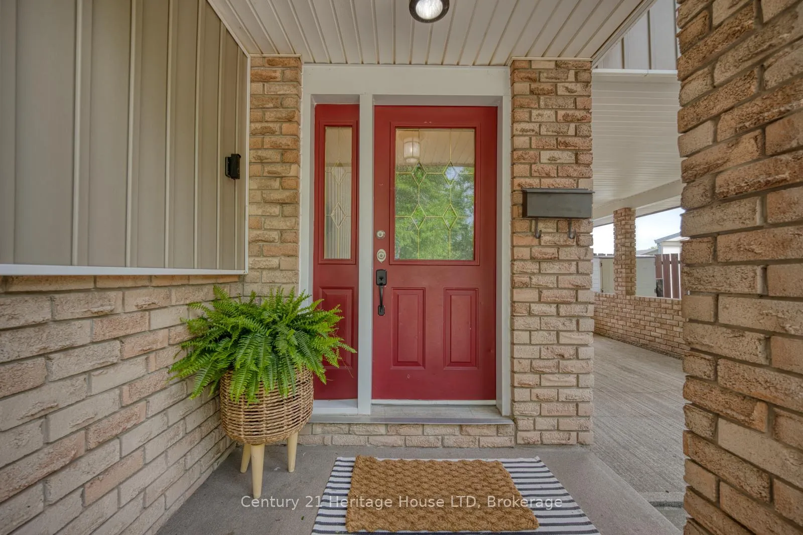 Photo 2 of 6046 Eldorado Avenue, Niagara Falls, West Wood — HOMEH