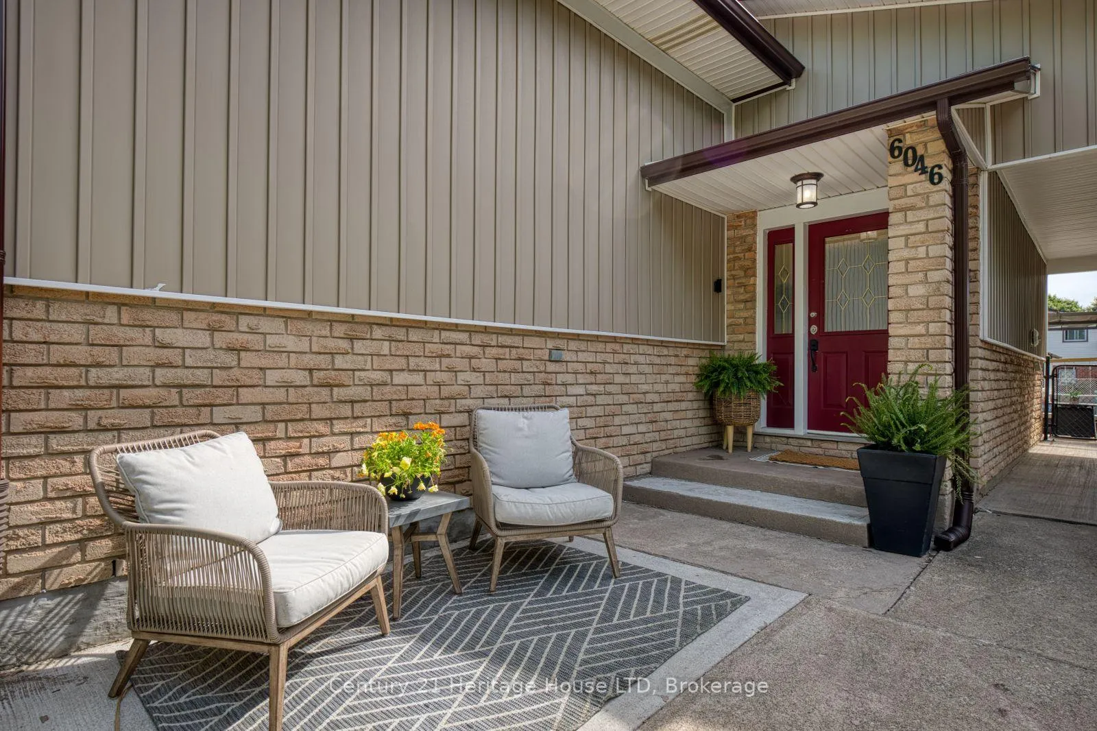 Photo 3 of 6046 Eldorado Avenue, Niagara Falls, West Wood — HOMEH