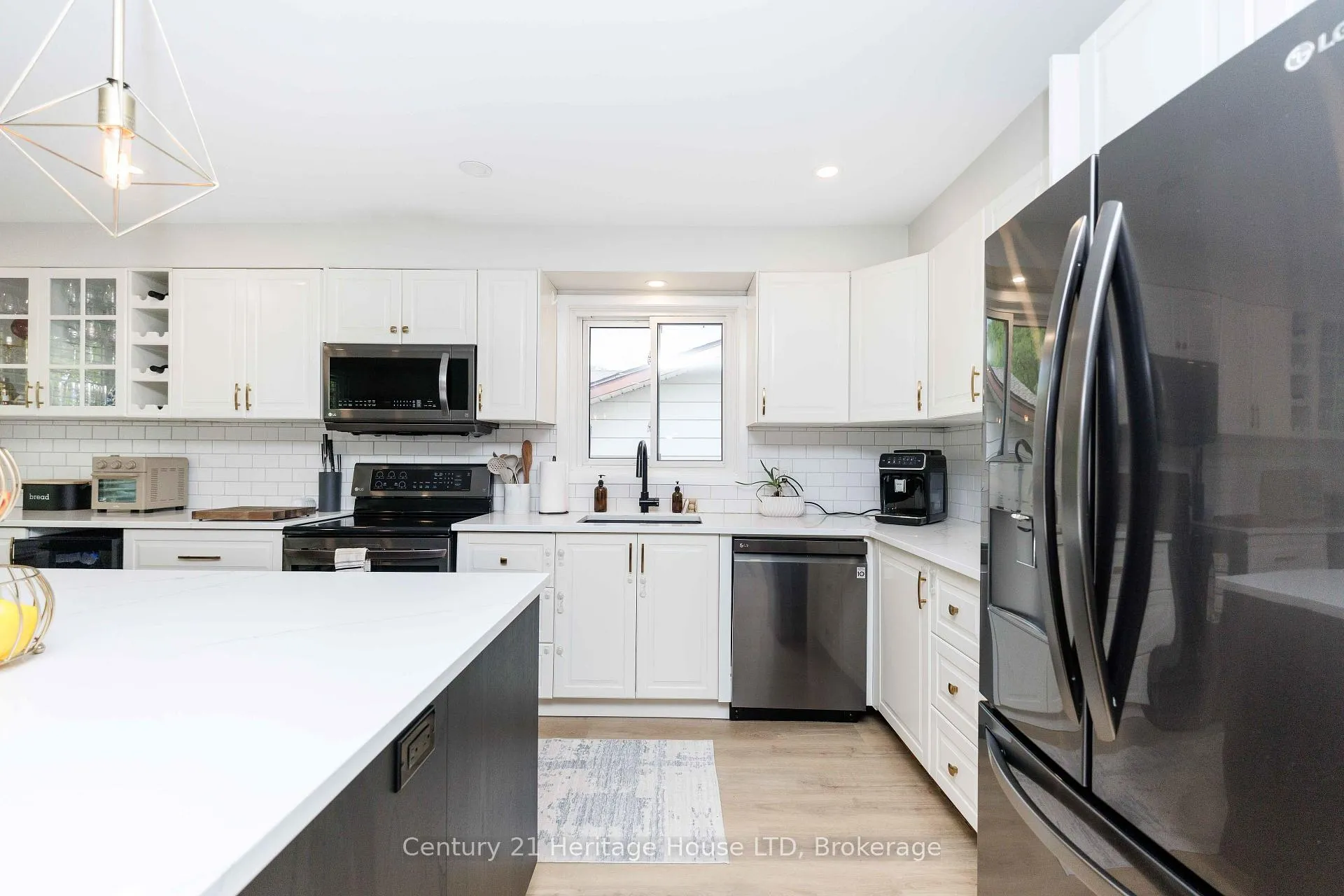 Photo 9 of 6046 Eldorado Avenue, Niagara Falls, West Wood — HOMEH